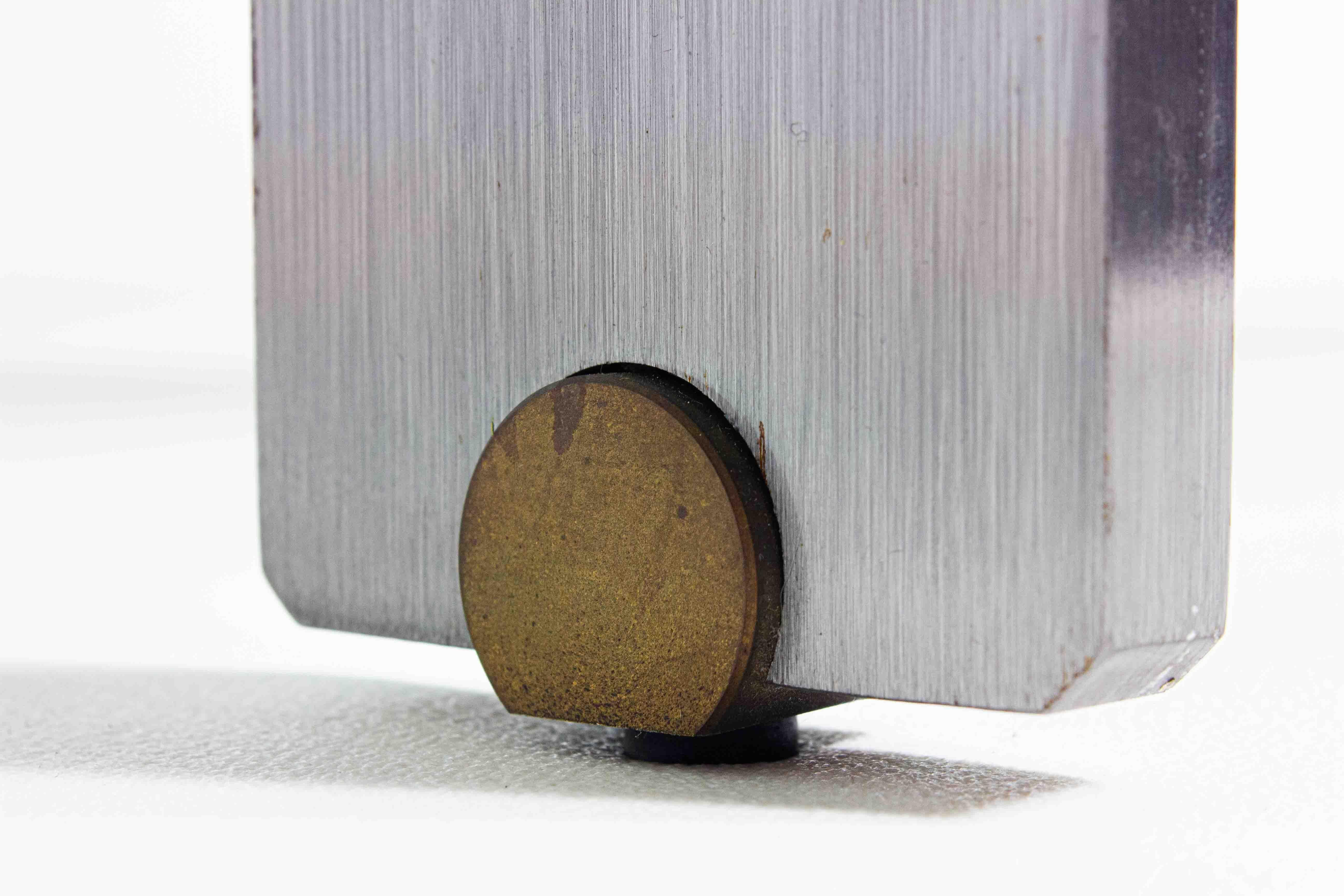 Table basse Florian en acier de Carlo Scarpa en vente 2