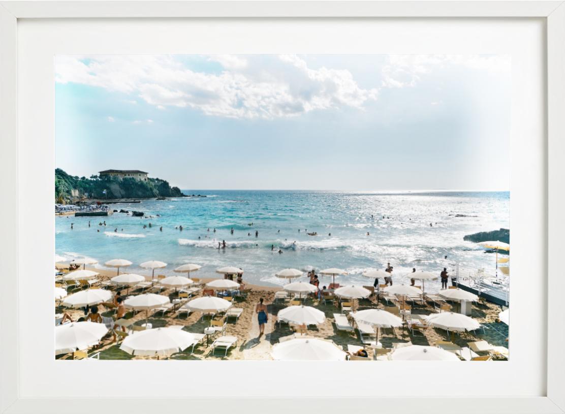 Quercetano Italy Due - Beach and Sea View with Umbrellas, People, and Mountains - Photograph by Florian Innerkofler