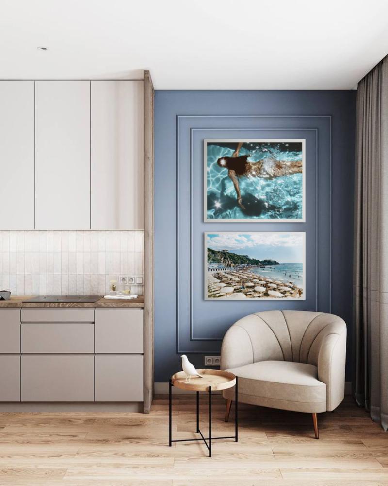 Schöner, ruhiger Blick auf einen Strand und das Meer in sanften Blau- und Beigetönen, fotografiert von Florian Innerkofler im Jahr 2021.

Alle Drucke sind in limitierter Auflage erhältlich. Erhältlich in mehreren Größen. Hochwertige Einrahmung auf