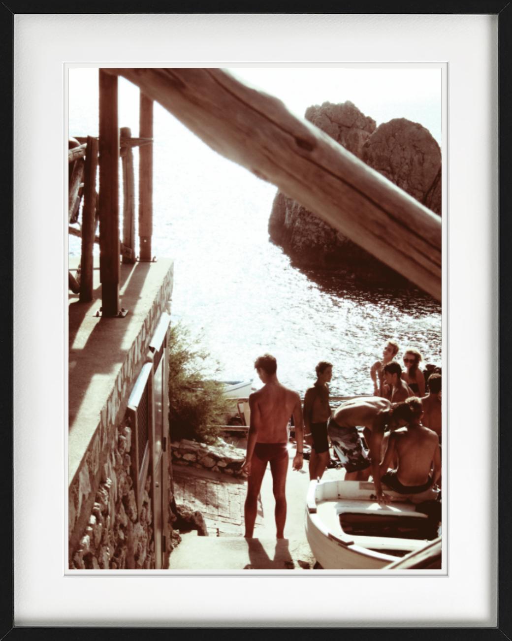 Ragazzo, Capri, Italie - Vue d'océan avec personnes, photographie d'art, 2011 - Contemporain Photograph par Florian Innerkofler