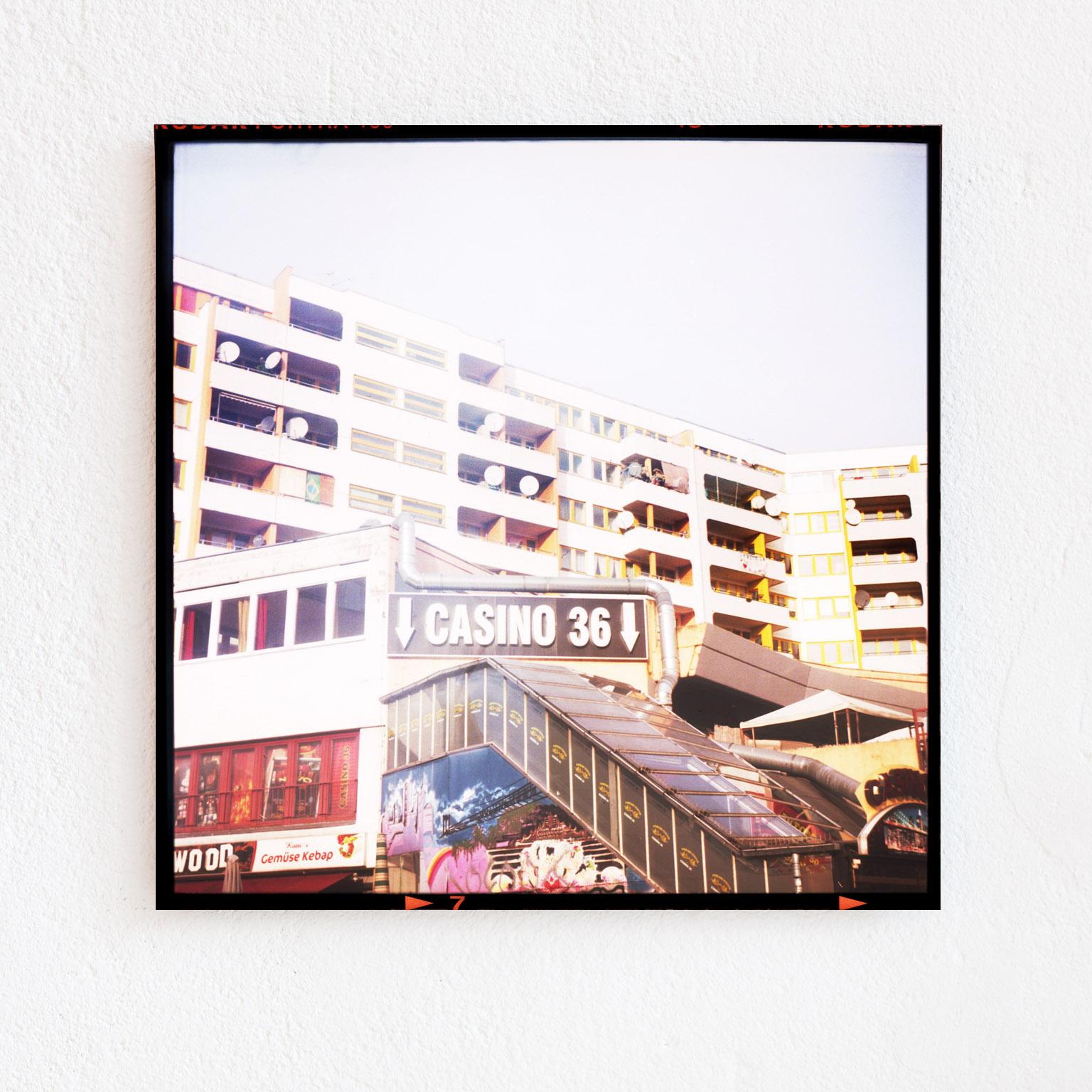 un morceau de Casino - Morceaux de Berlin - Photograph de Florian Reischauer