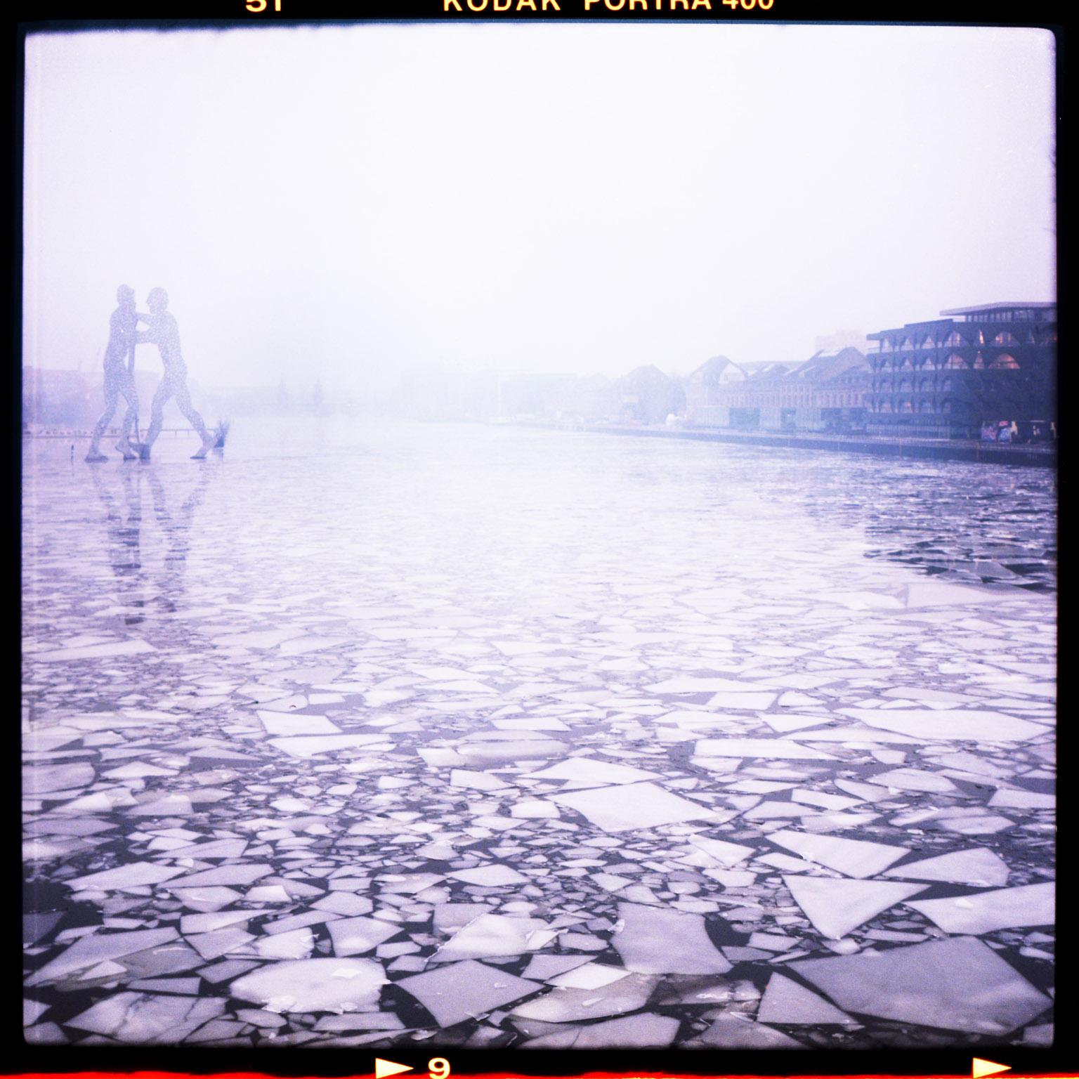Florian Reischauer Landscape Photograph – ein Stück endloser Trümmer - Pieces of Berlin