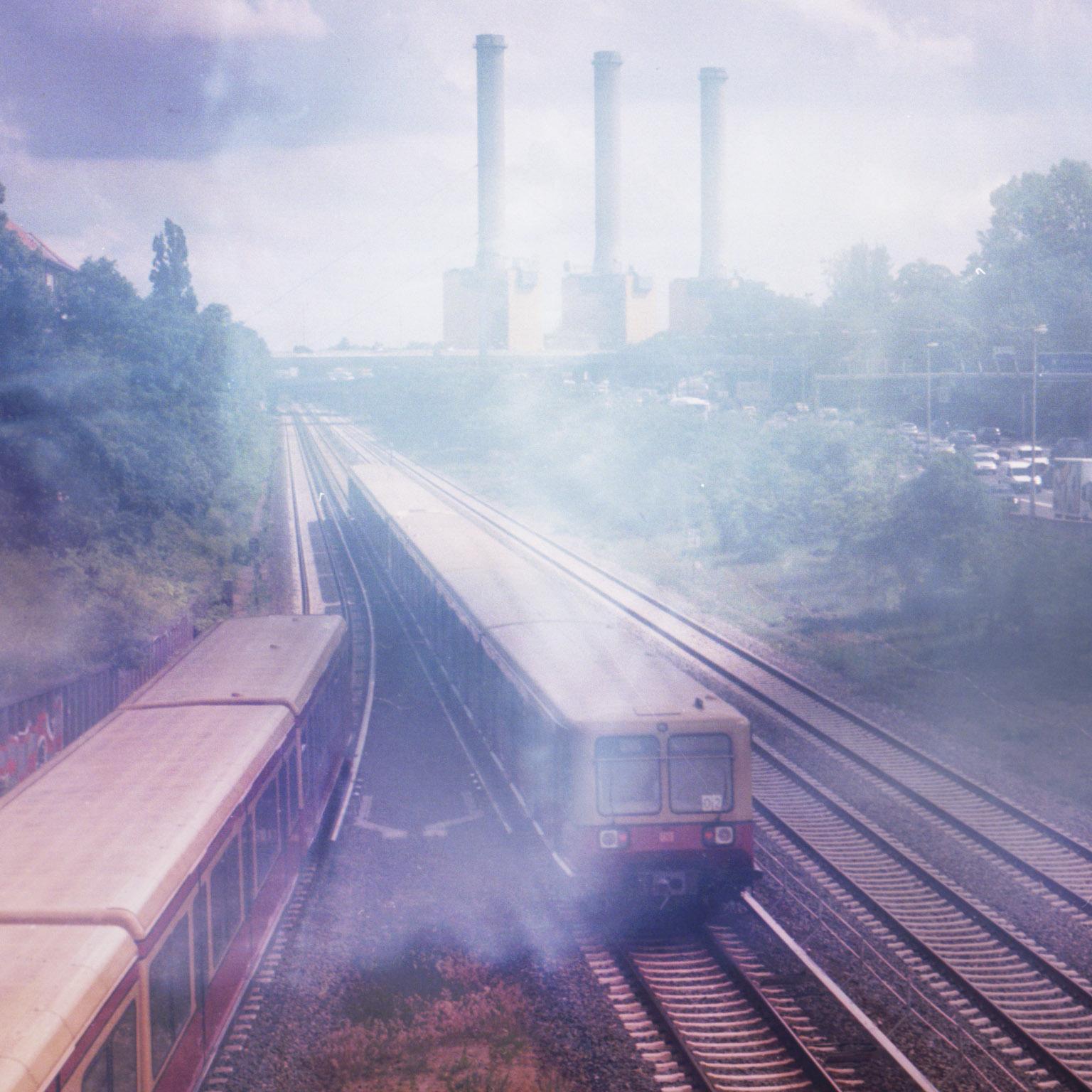 a Piece of Fading - Pieces of Berlin - Contemporary Photograph by Florian Reischauer