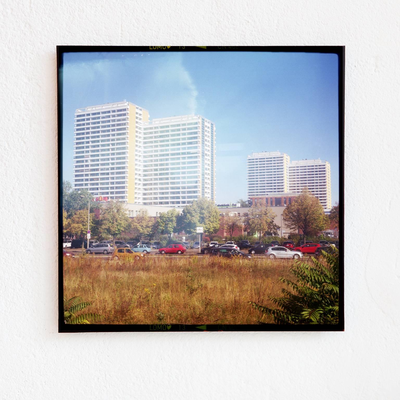 ein Stück Sightseeing XI - Pieces of Berlin – Photograph von Florian Reischauer