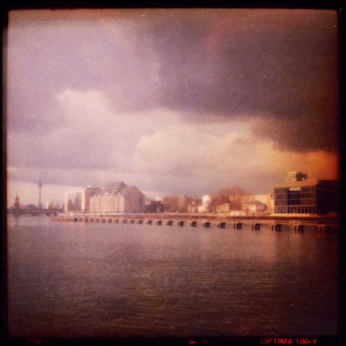 Florian Reischauer Color Photograph - a Piece of Vermeer van der Spree - Pieces of Berlin