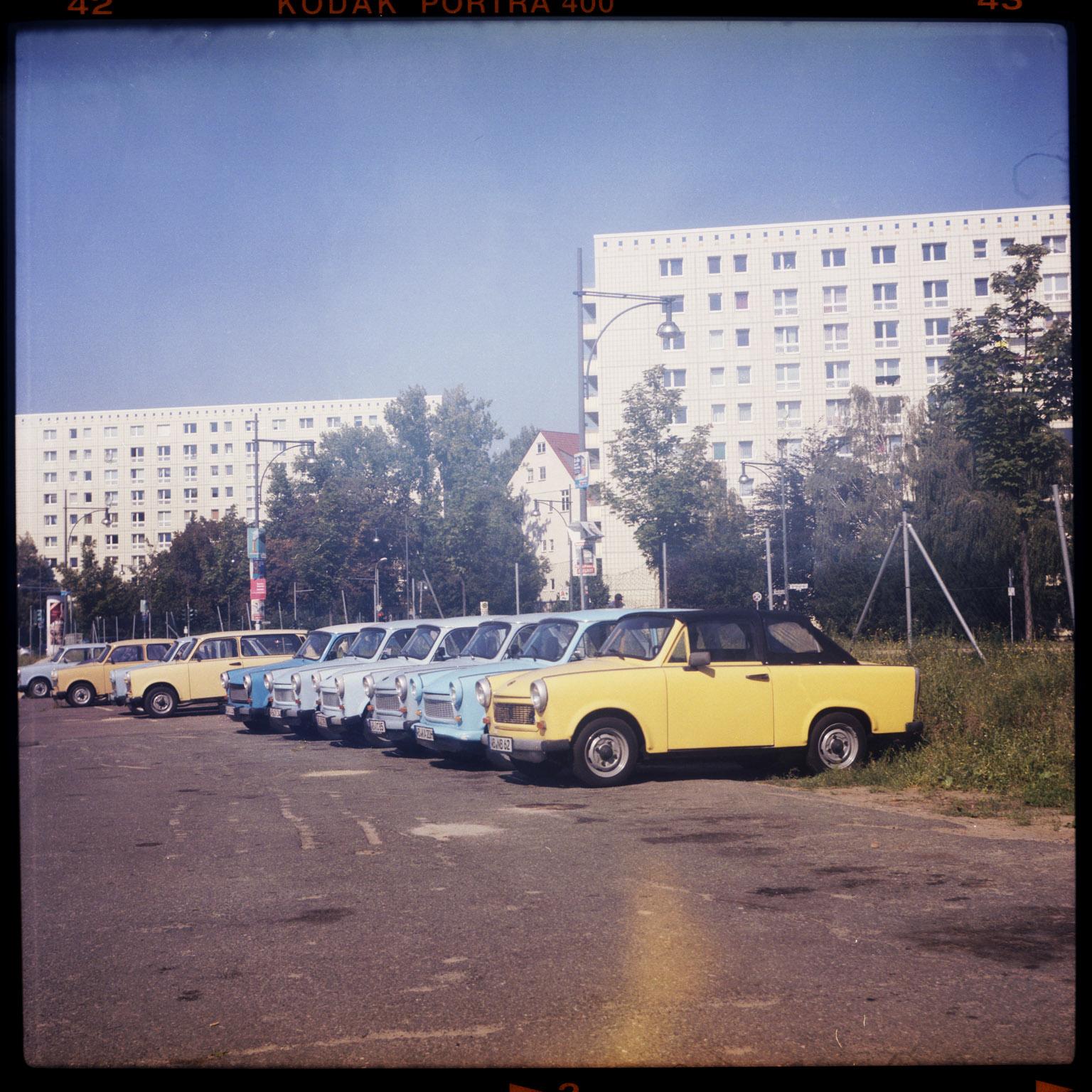 Florian Reischauer Color Photograph - a Piece of Waiting - Pieces of Berlin