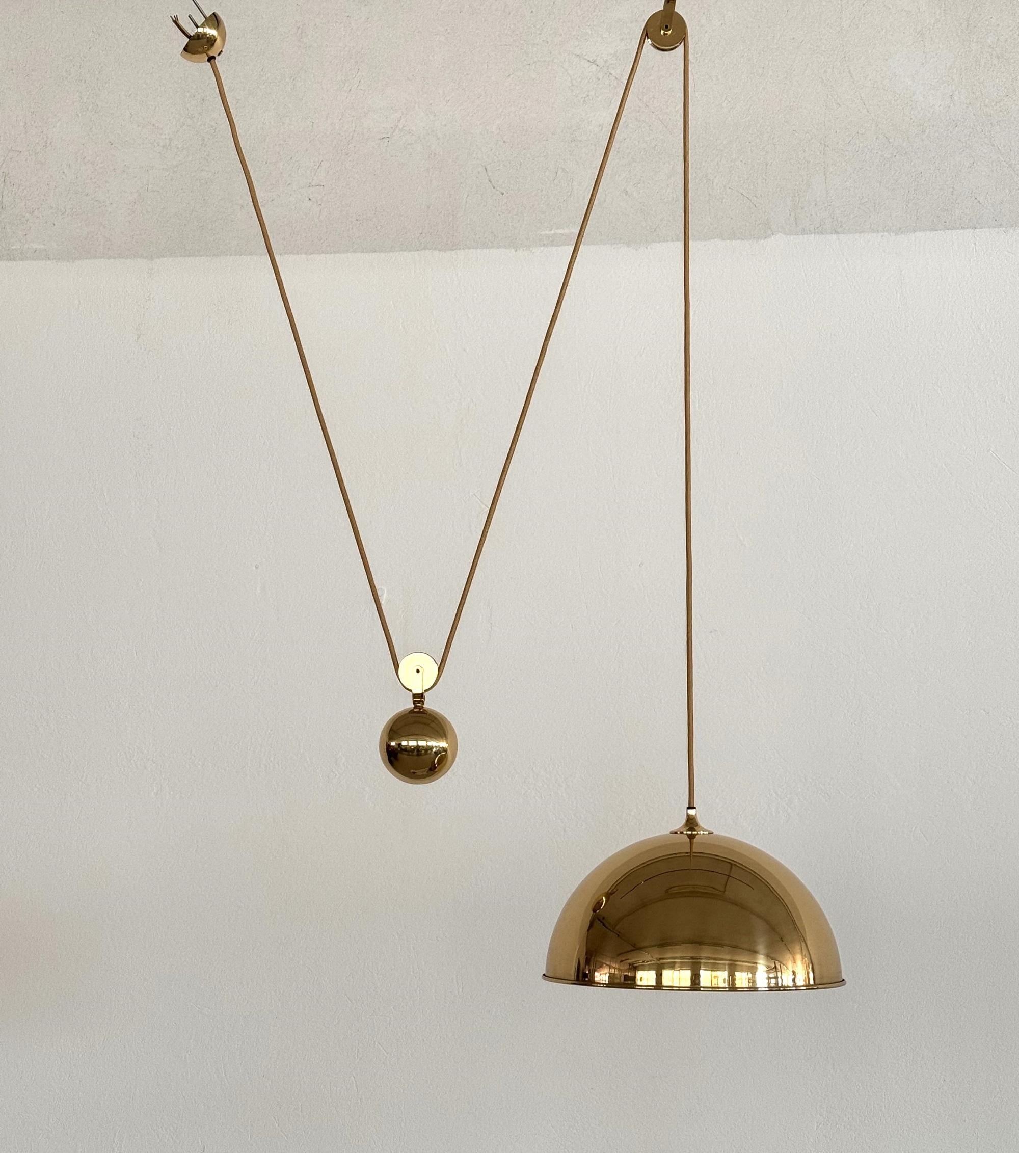 Florian Schulz Adjustable Dome Counterweight Pendant DUOS with Rotary Wheels For Sale 10