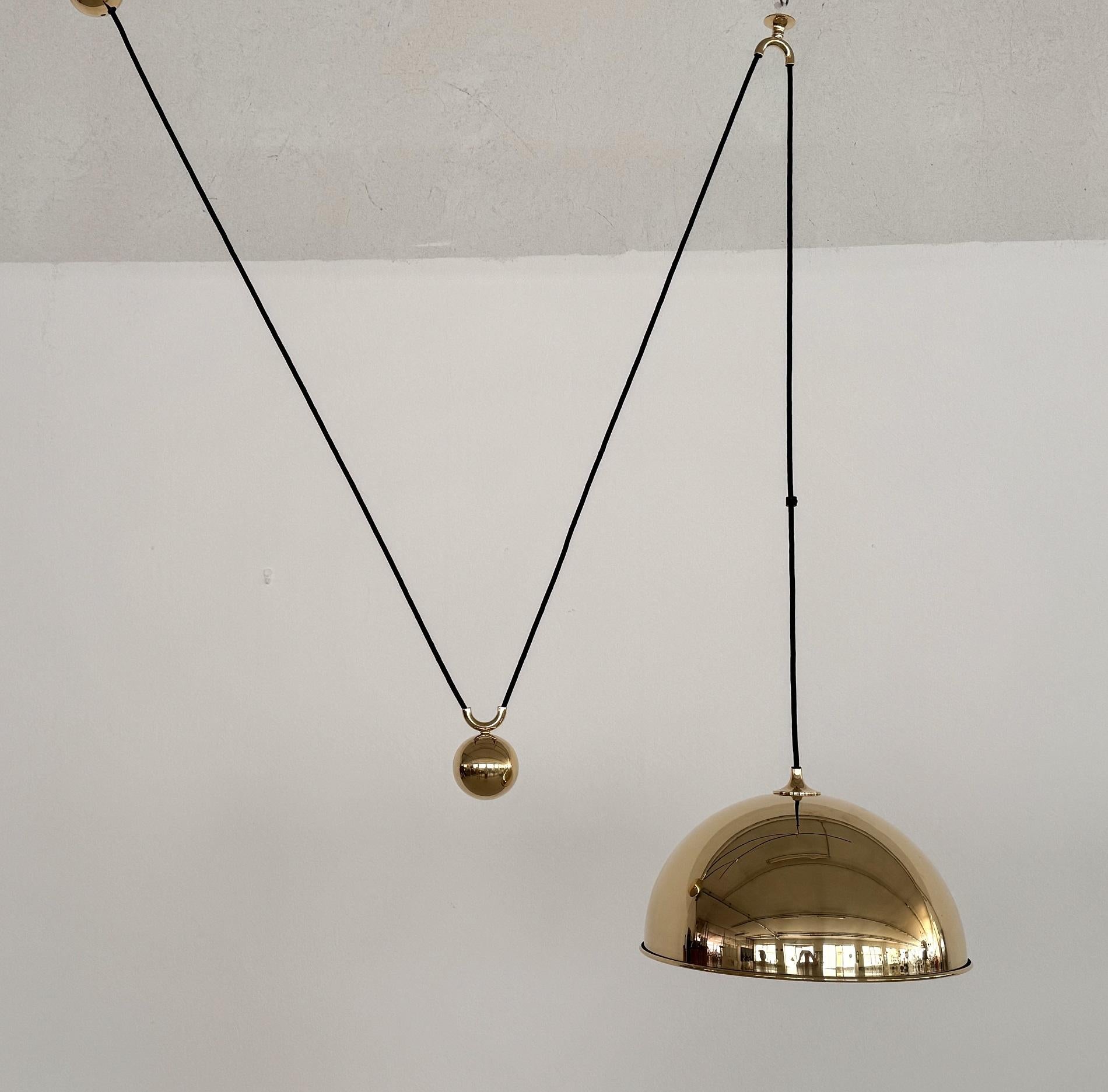 Fatto a mano Florian Schulz Ciondolo a cupola regolabile in ottone d'epoca DUOS, anni '70 in vendita