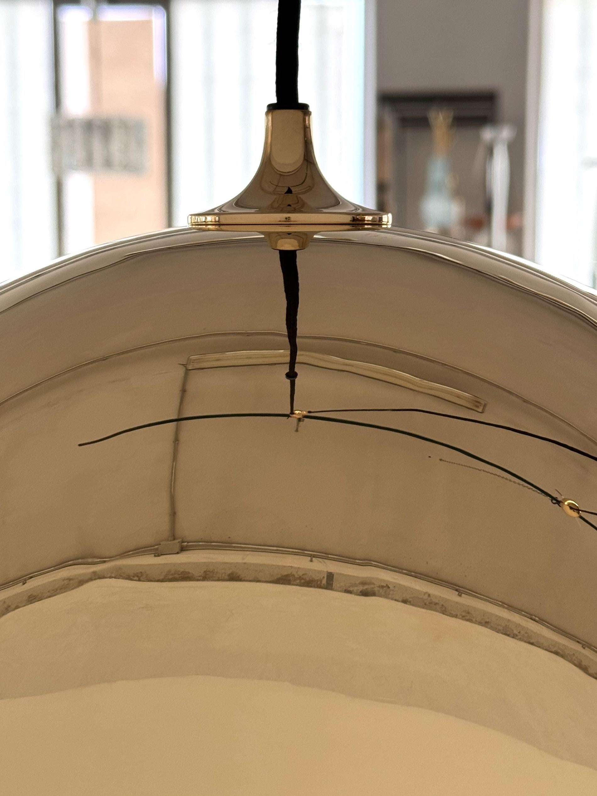 Florian Schulz Pendentif ajustable en laiton à contrepoids en forme de dôme d'époque 