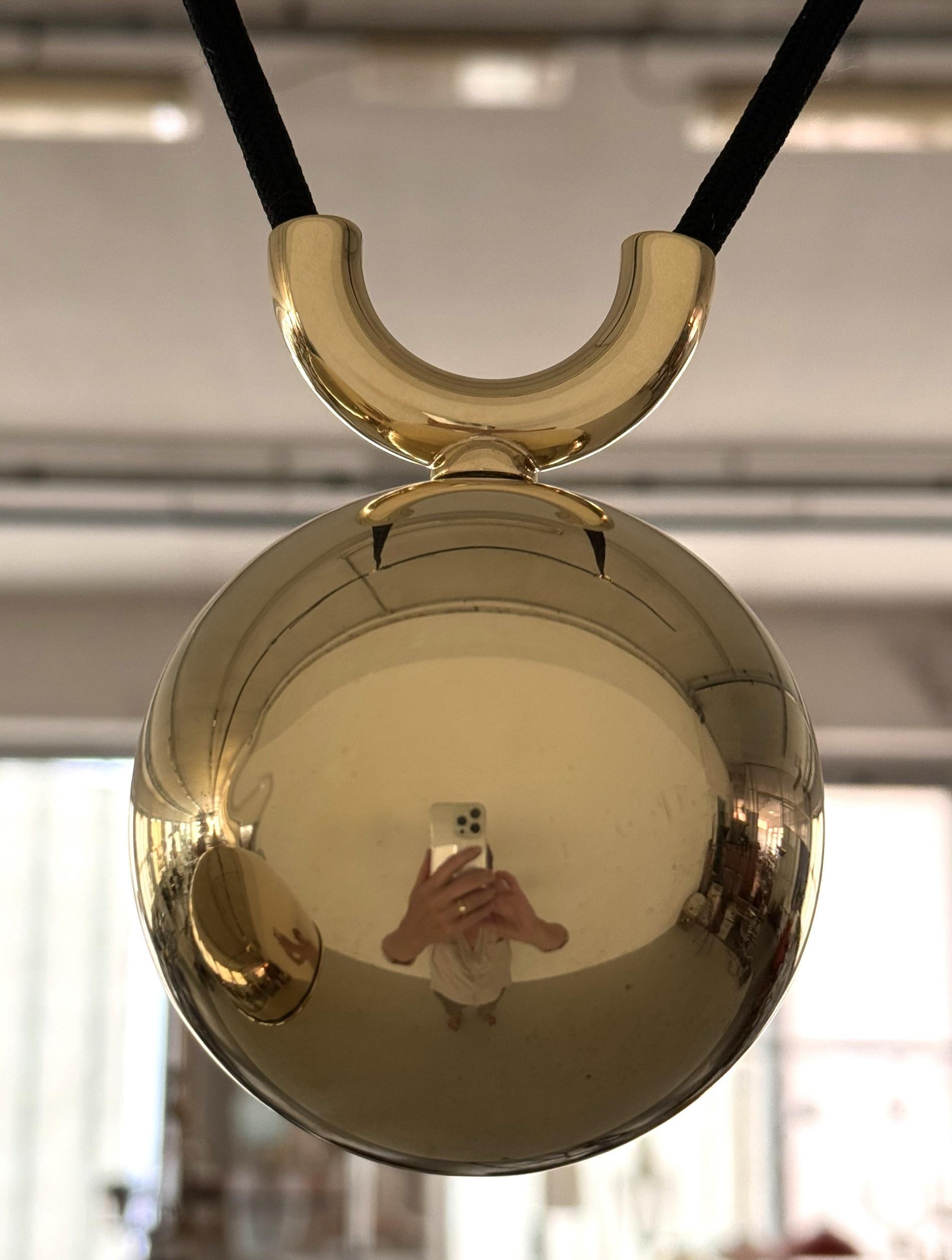Florian Schulz Pendentif ajustable en laiton à contrepoids en forme de dôme d'époque 