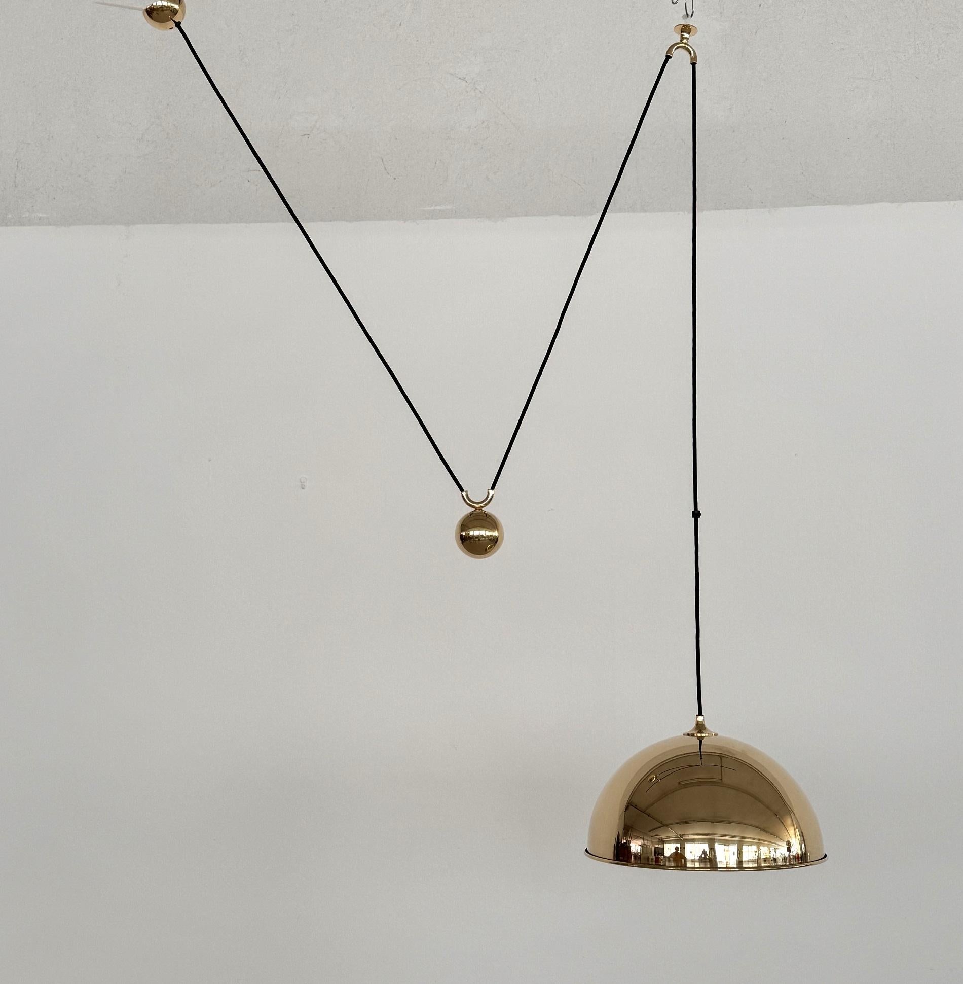 Laiton Florian Schulz Pendentif ajustable en laiton à contrepoids en forme de dôme d'époque 