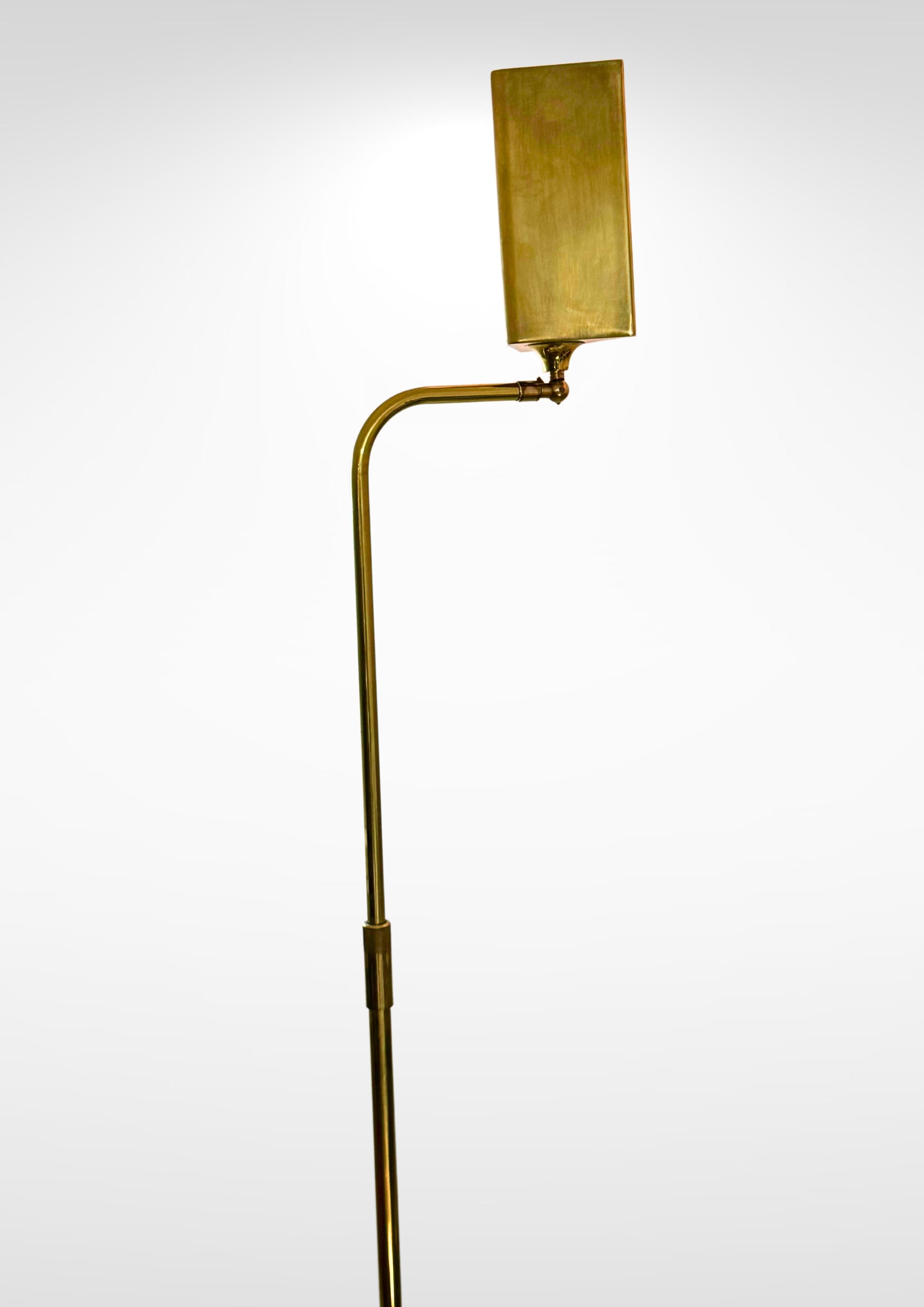 FLORIAN SCHULZ lampadaire réglable à l'angle Poise en laiton en vente 2