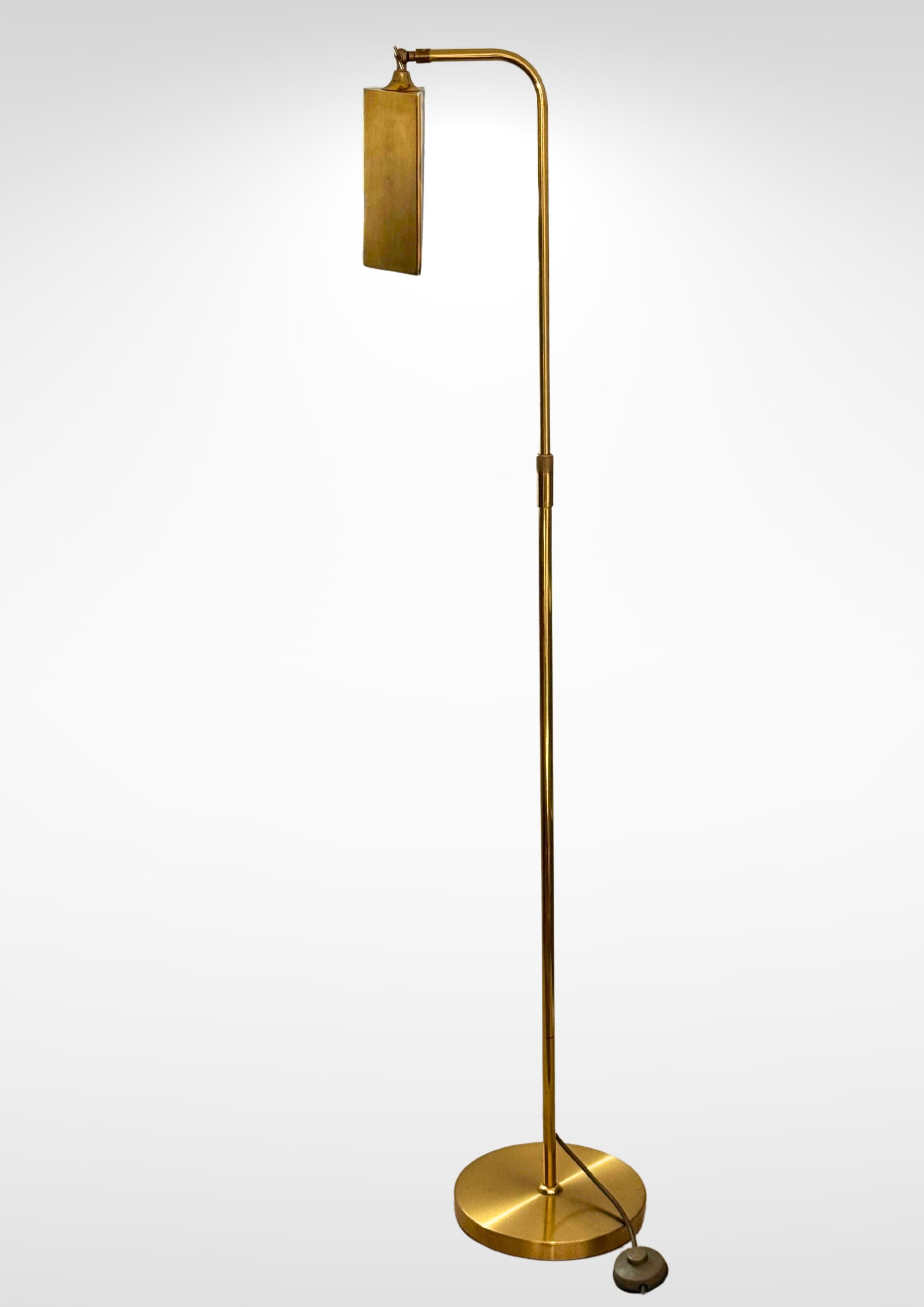 Poli FLORIAN SCHULZ lampadaire réglable à l'angle Poise en laiton en vente
