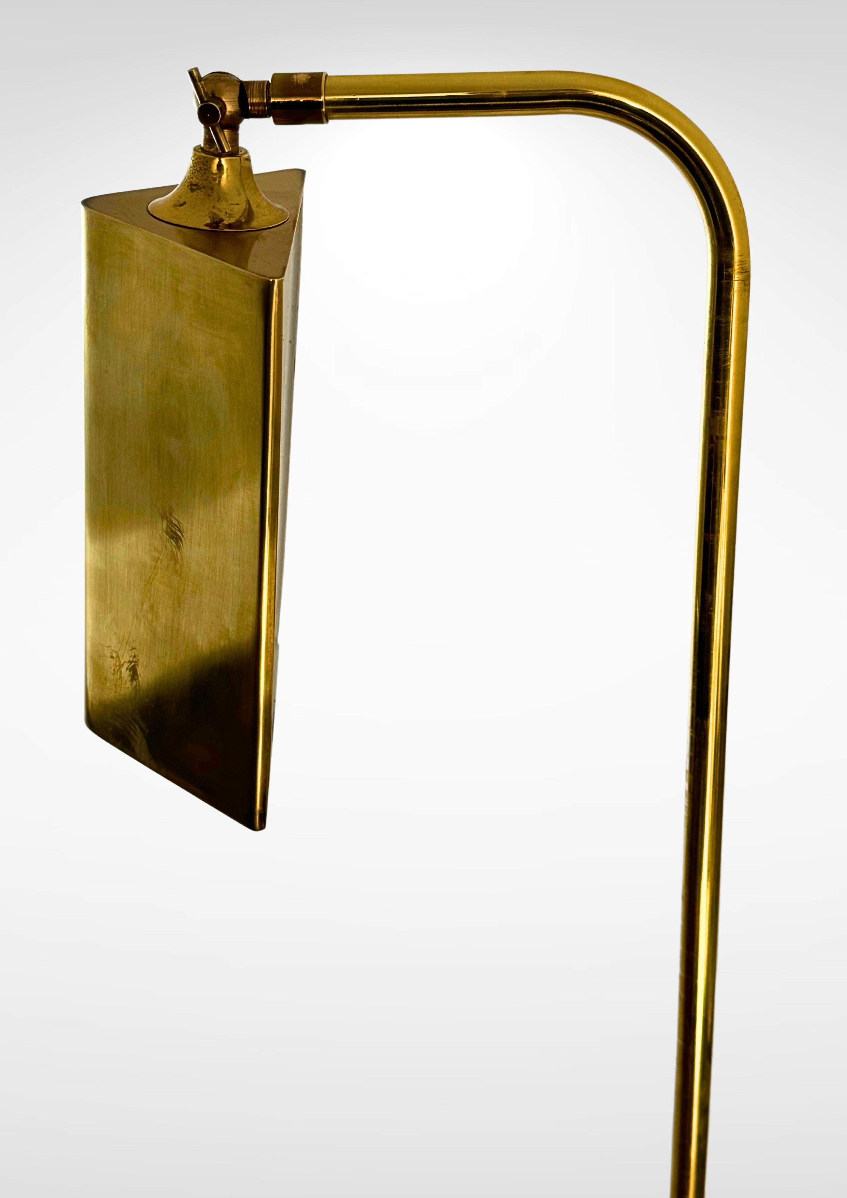 Laiton FLORIAN SCHULZ lampadaire réglable à l'angle Poise en laiton en vente