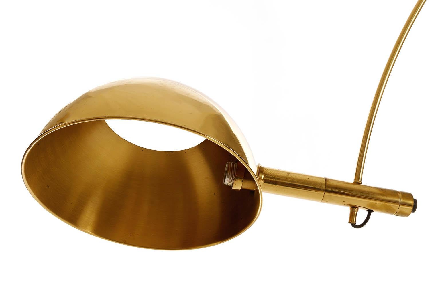 Mid-Century Modern Brass Arc Floor Lamp, Florian Schulz, Height Adjustable, 1970 In Good Condition In Hausmannstätten, AT
