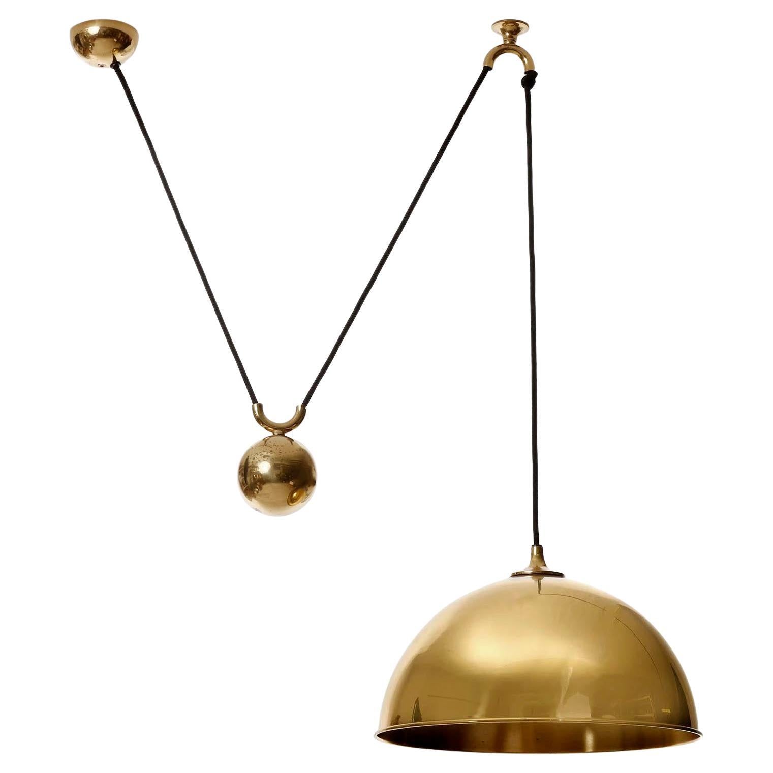 Florian Schulz Lámpara colgante de cúpula, contrapeso de latón, 1970
