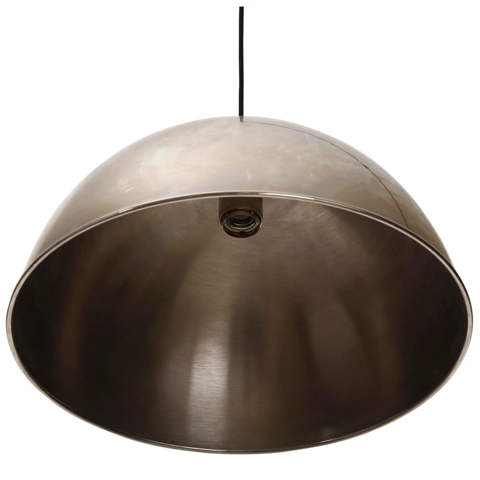 Florian Schulz Dome Pendant Light, Patinated Nickel, Counterweight, 1970 In Good Condition In Hausmannstätten, AT
