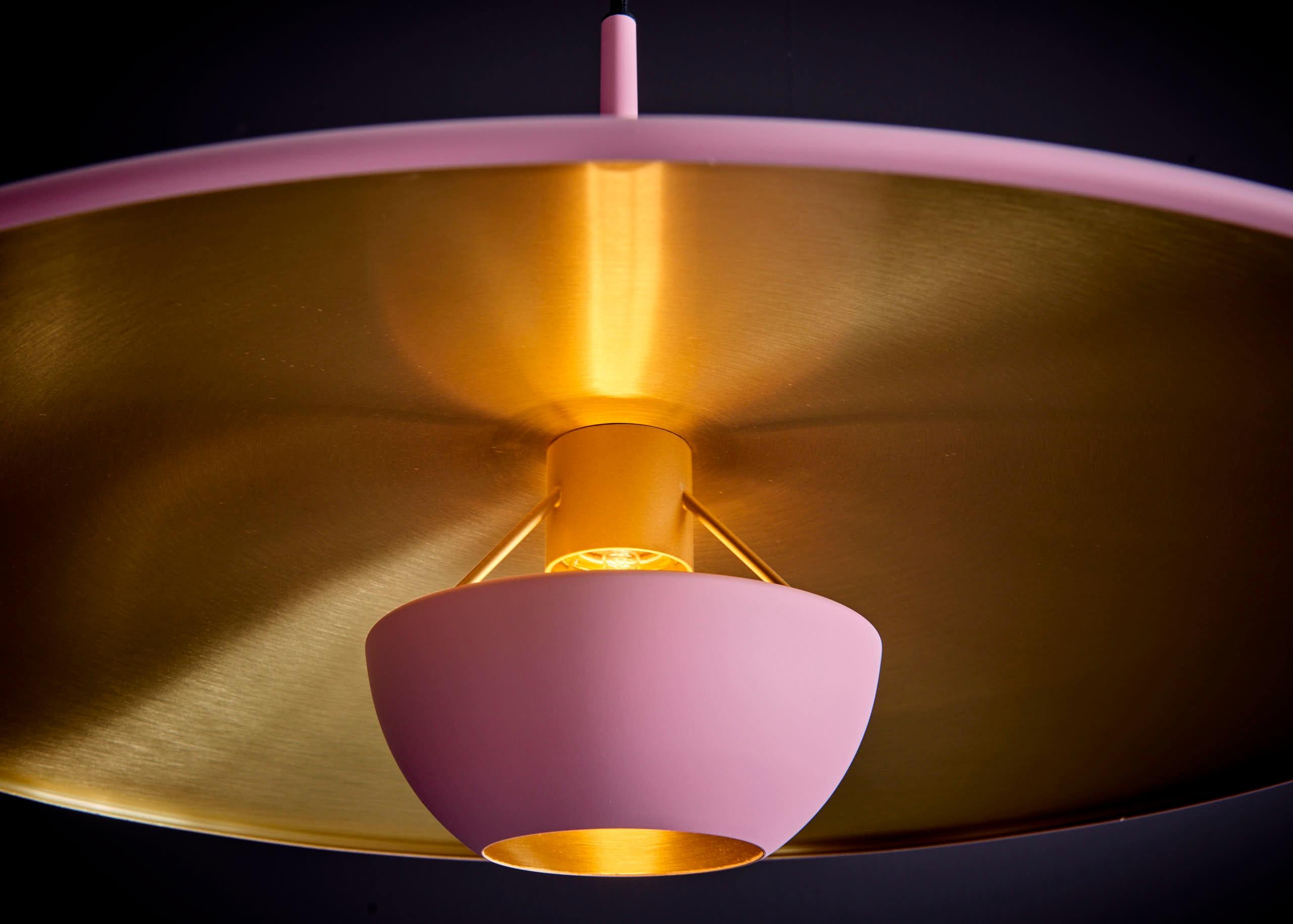 Contemporary Florian Schulz Double Onos 55 in Brass / Flat pink with Side Counterweight 2023 For Sale