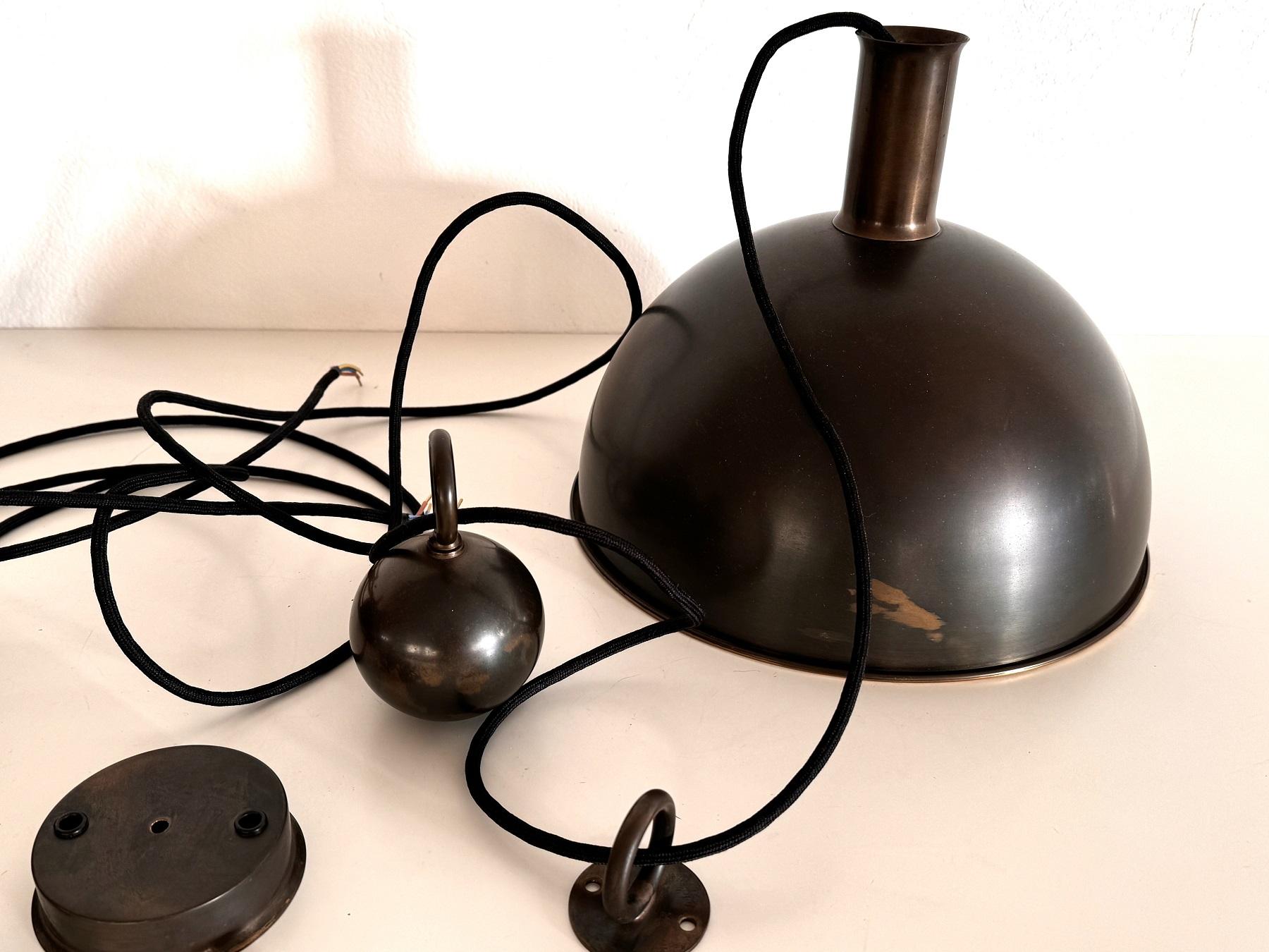 Lampada a sospensione a doppio contrappeso in ottone di Florian Schulz, anni '60 in vendita 9