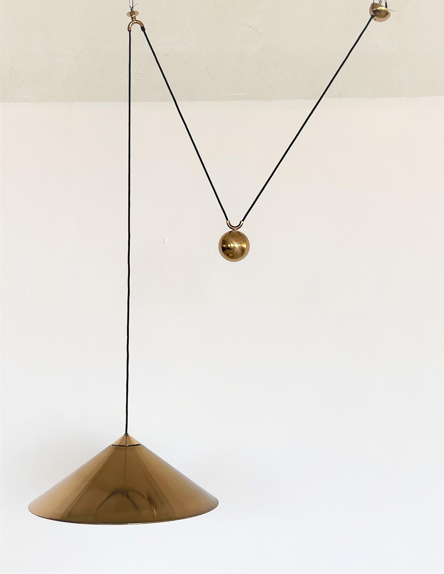 Florian Schulz Large Counter Balance KEOS Pendant Light in Brass, 1970s 11