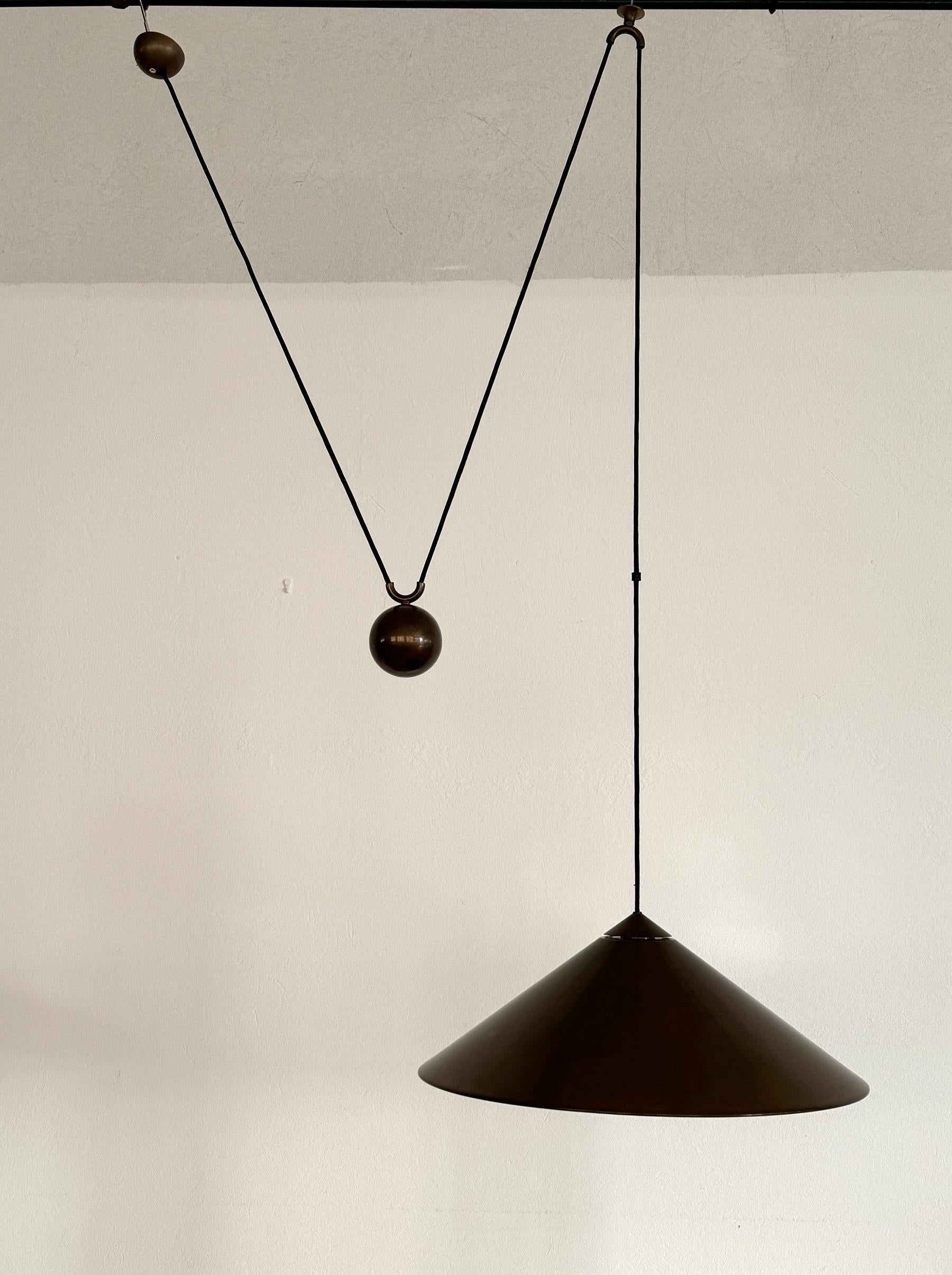 Florian Schulz Large Counter Balance KEOS Pendant Light in Burnished Brass, 1970 6