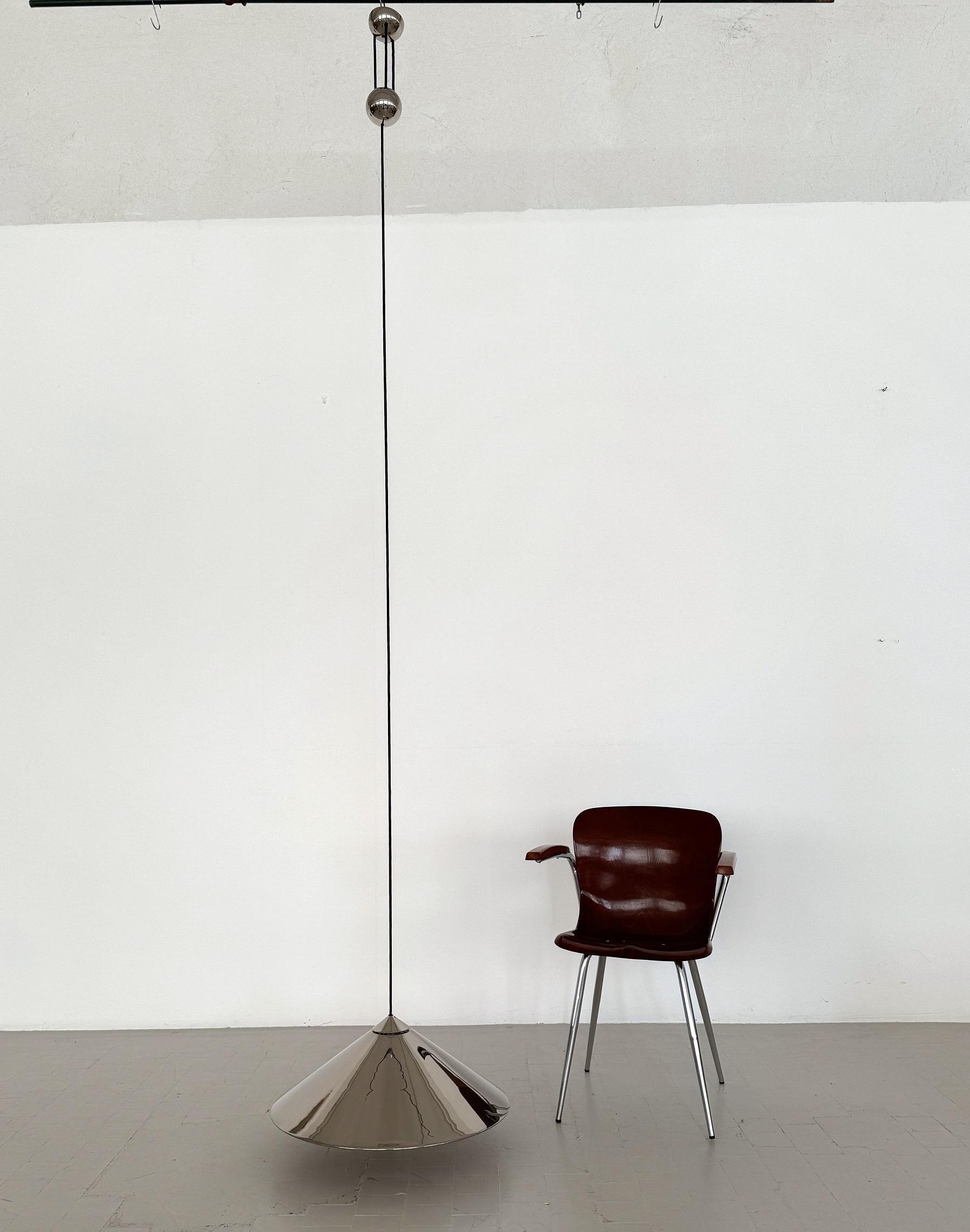 Florian Schulz Gran Lámpara Colgante Keos de Contrapeso de Níquel, 1970 Moderno de mediados de siglo en venta