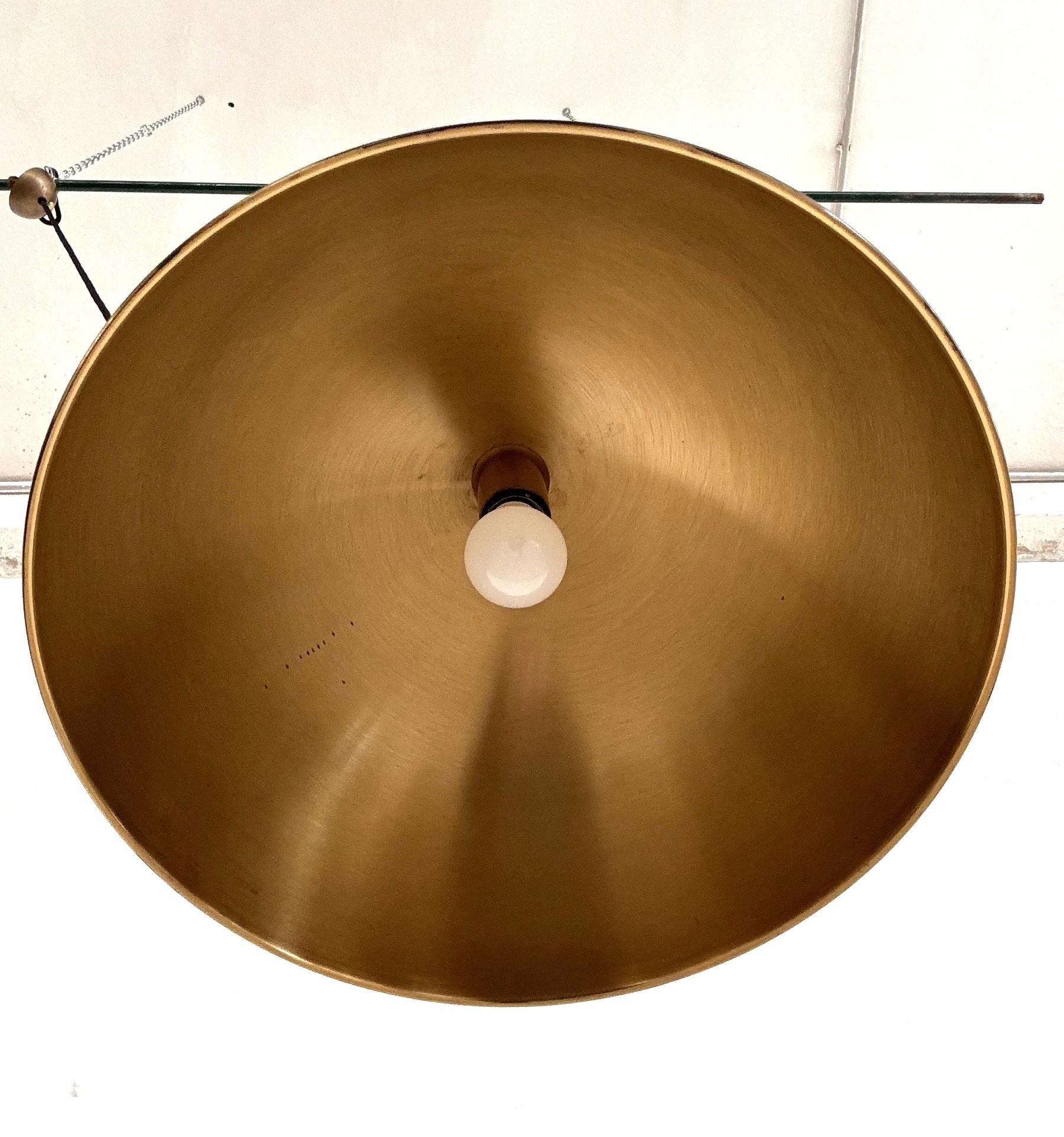 Florian Schulz Grande lampada a sospensione a contrappeso in ottone vintage, anni '70 In condizioni buone in vendita a Morazzone, Varese