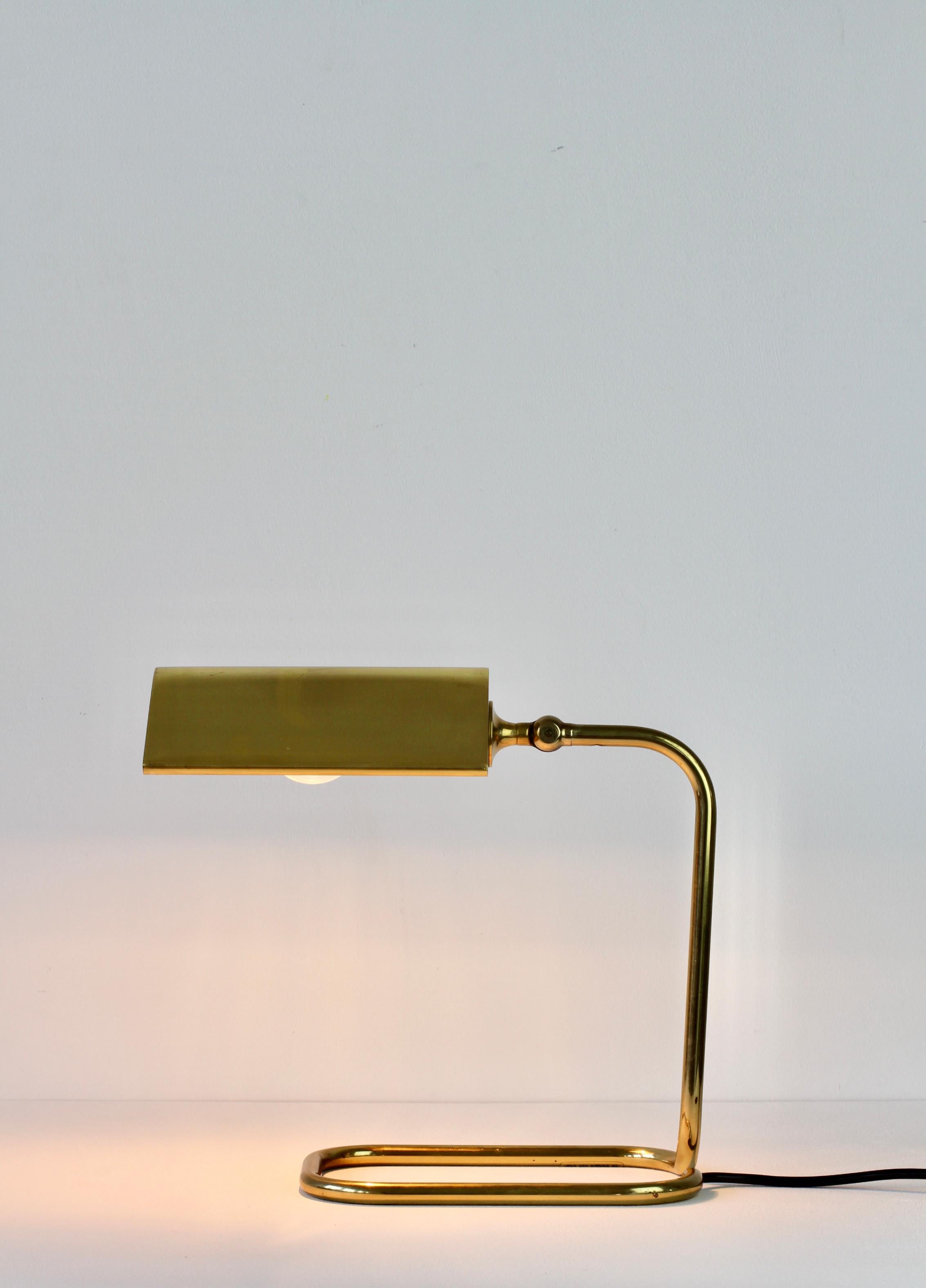 Florian Schulz Mid-Century Vintage Modernist Brass 1980s Adjustable Table Lamp For Sale 3