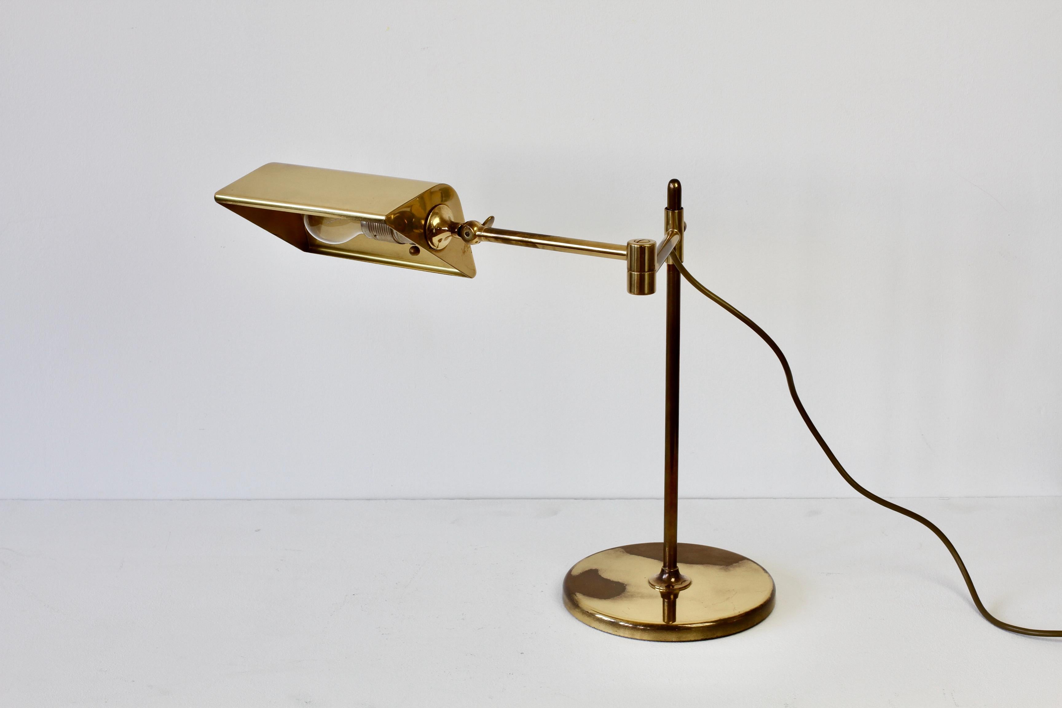 Florian Schulz Modernista de mediados de siglo Lámpara de mesa ajustable de latón c.1970 finales del siglo XX en venta