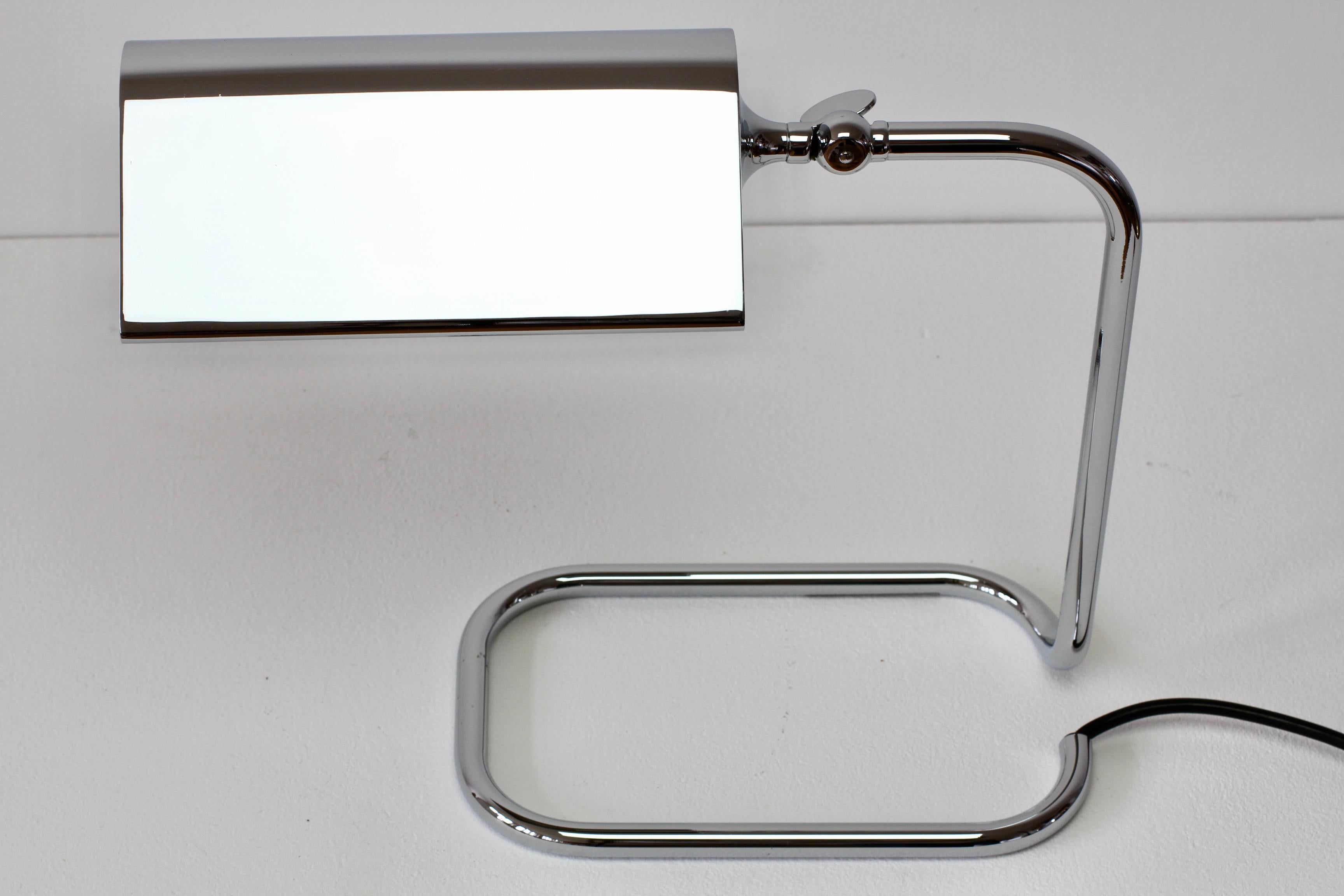 Florian Schulz Mid-Century Vintage Modernist Chrome 1990s Adjustable Table Lamp For Sale 10