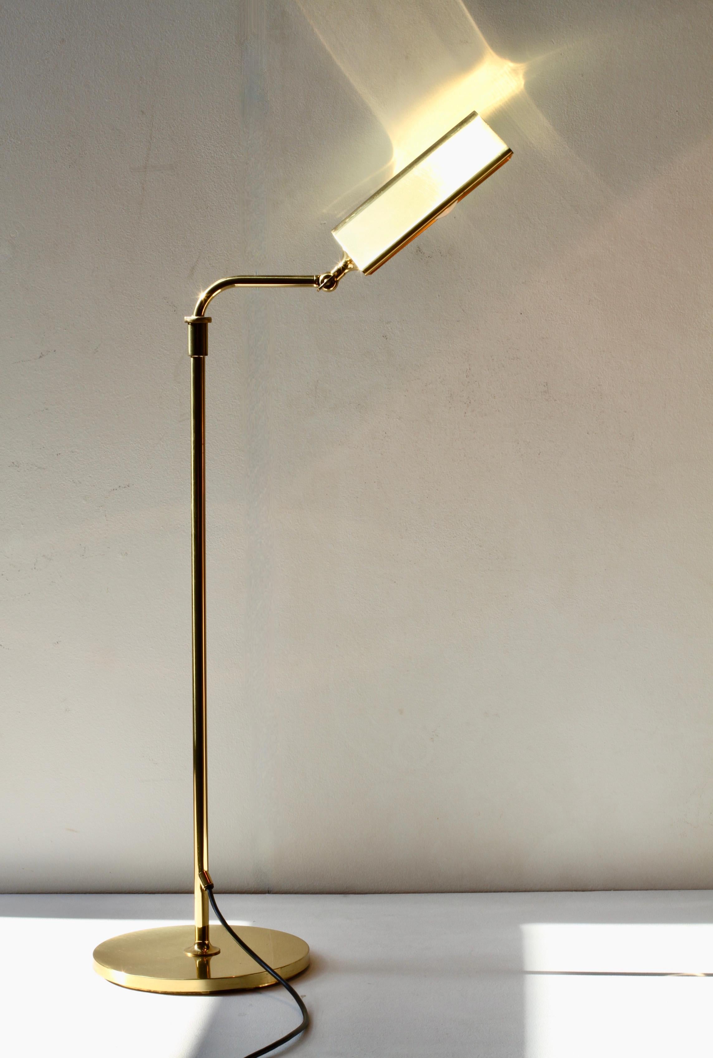 Métal Florian Schulz lampadaire réglable en laiton moderniste vintage du milieu du siècle dernier, années 1970 en vente