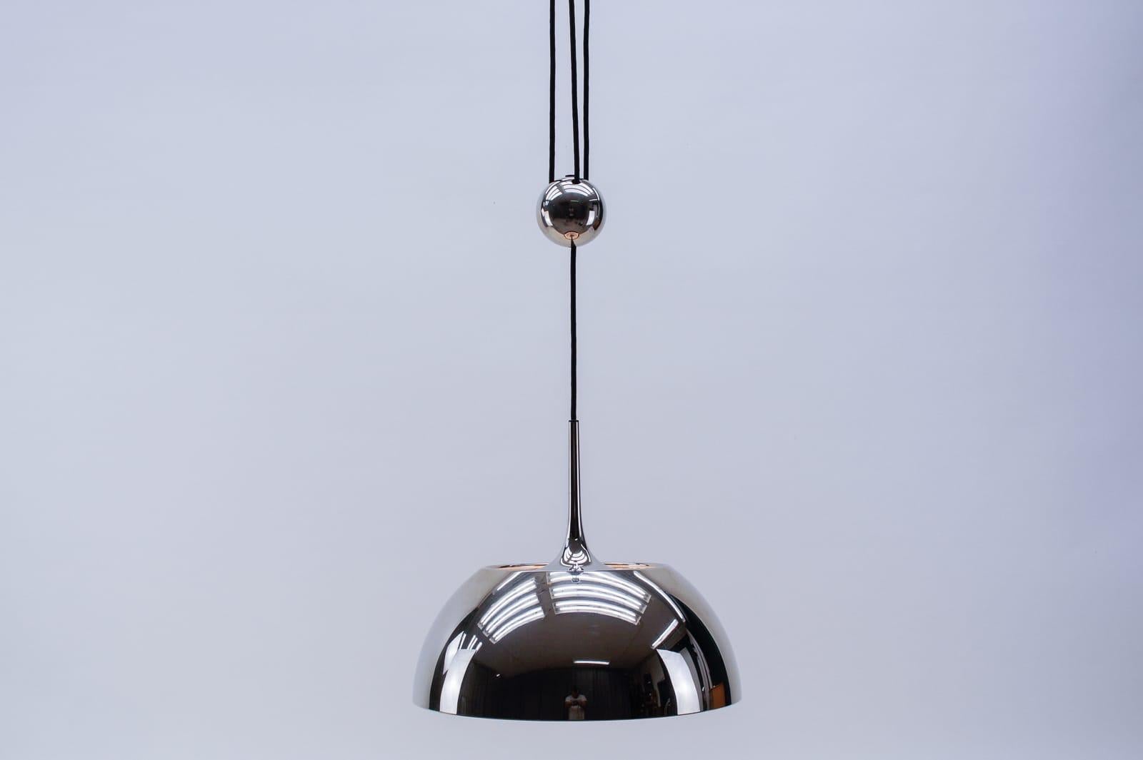 Florian Schulz Nickel Plated Pendant Lamp with Counterweight, Germany, 1970s In Good Condition For Sale In Nürnberg, Bayern