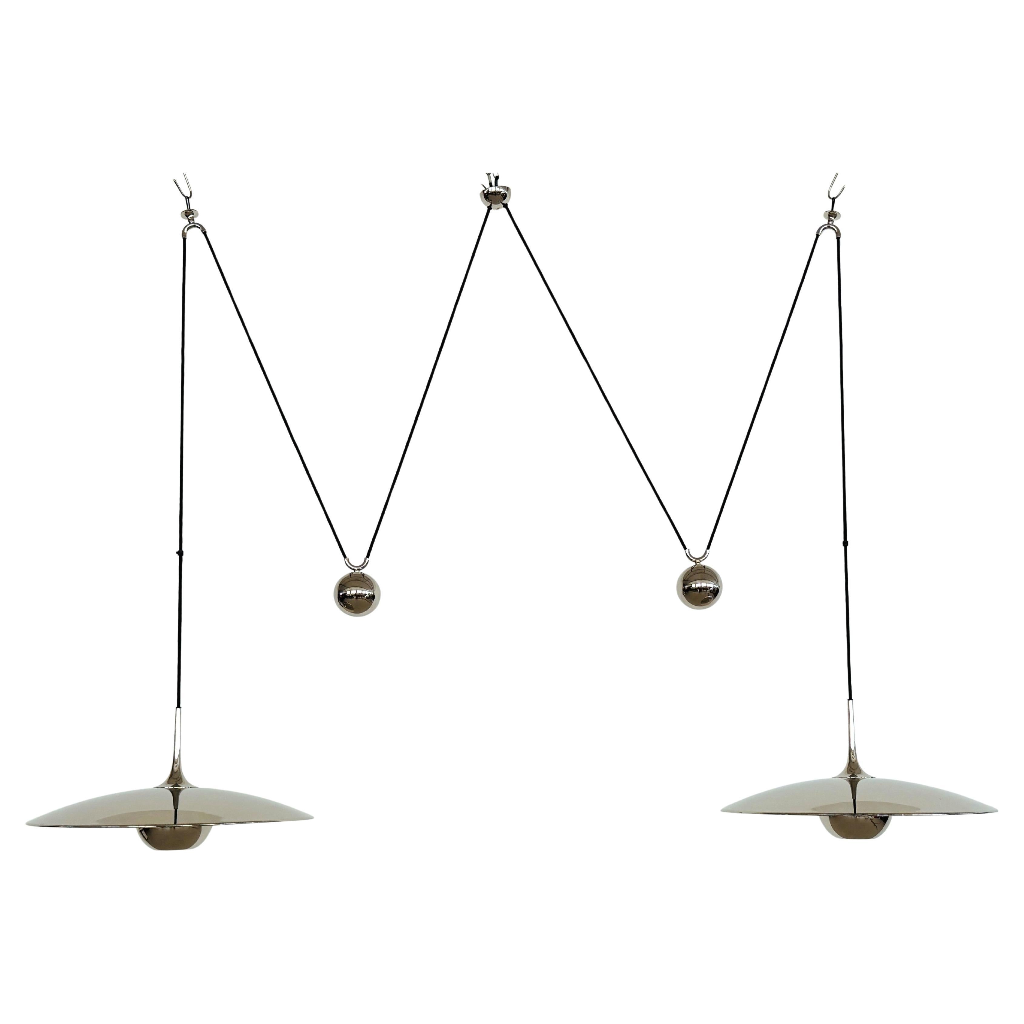 Florian Schulz Onos 55 Pendentif double tirette en nickel avec contrepoids

Superbe et brillante double suspension en laiton nickelé de grand diamètre 55cm (21.6in) avec de lourds contrepoids.
Conçu par Florian Schulz, Allemagne, dans les années