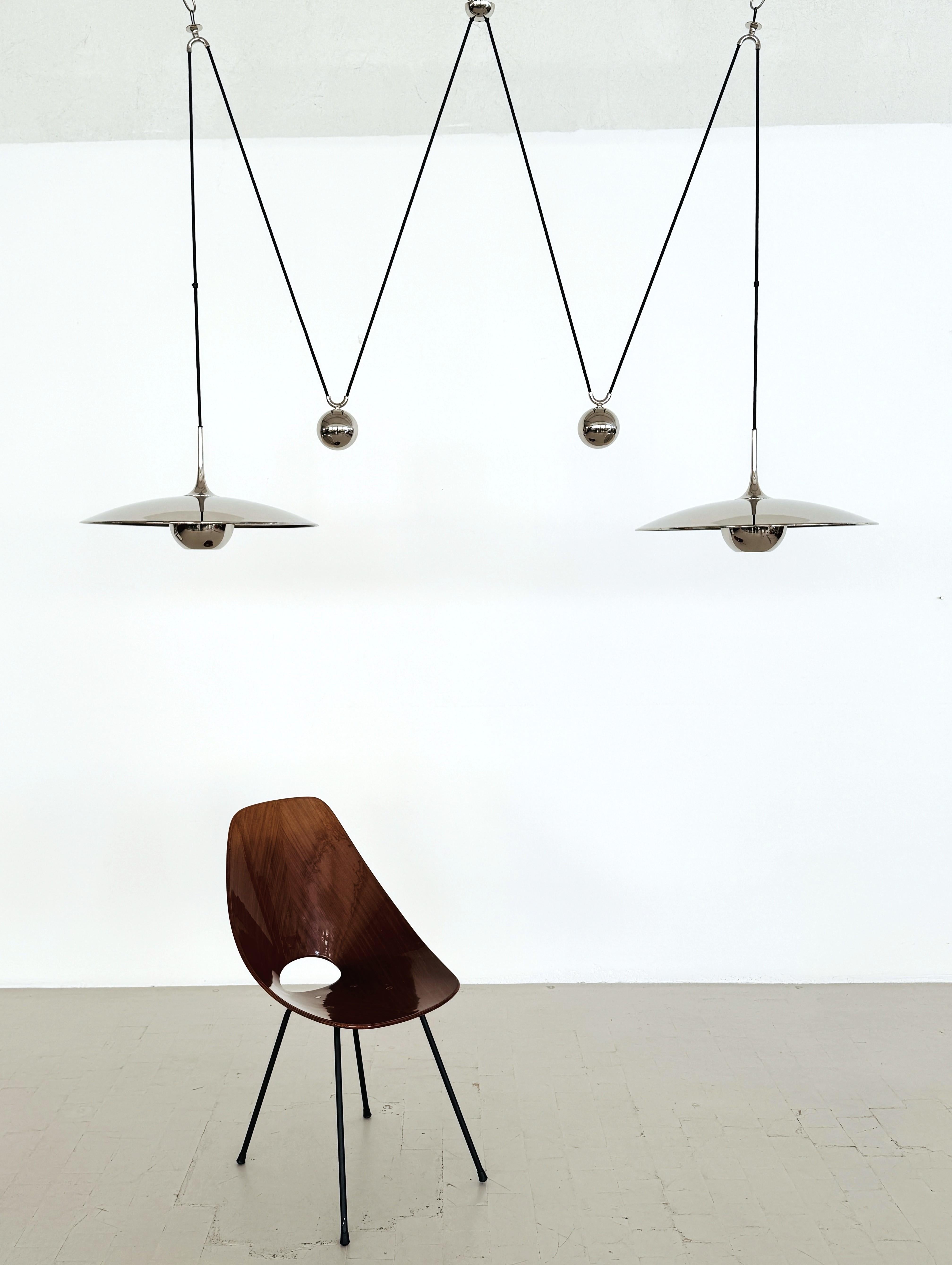 Mid-Century Modern Florian Schulz Onos 55 Pendentif à double tirette en nickel avec contrepoids en vente