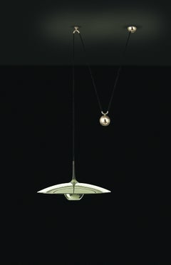 Florian Schulz 'Onos 55', lampada a sospensione regolabile e controbilanciata in ottone nichelato
