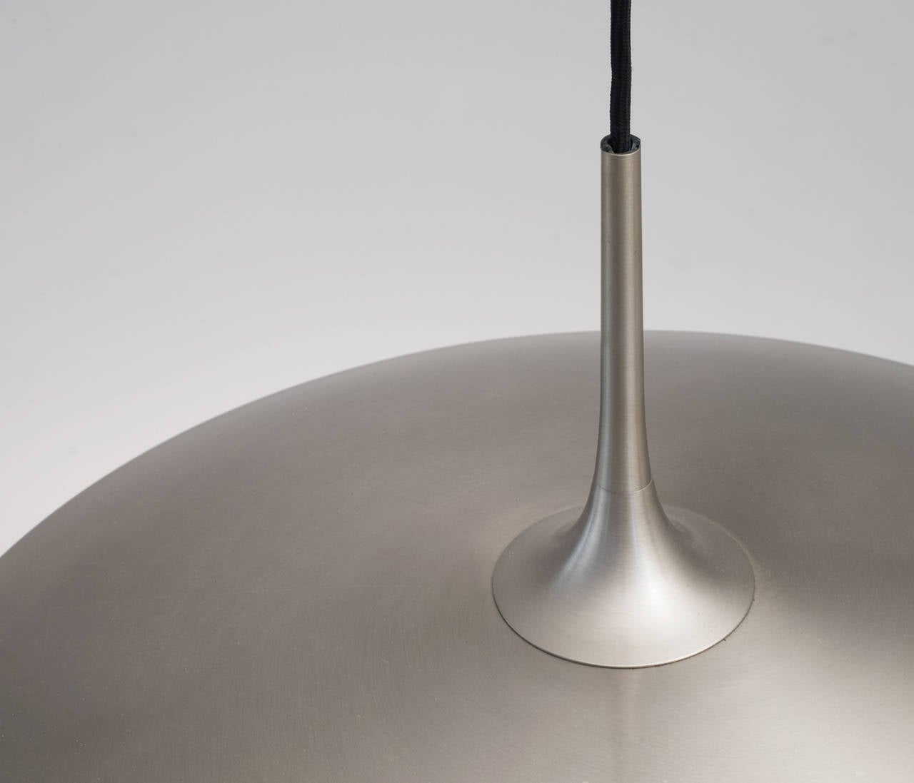 Florian Schulz 'Onos 55' Pendant in Silver Colored Metal In Excellent Condition In Waalwijk, NL