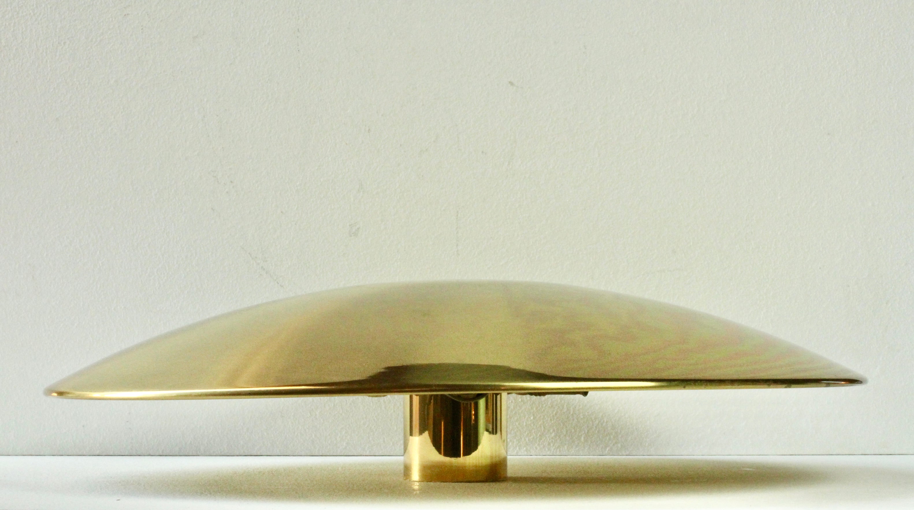 Mid-Century moderno Florian Schulz SELA 55 Lampada da soffitto modernista vintage in ottone degli anni '70 in vendita