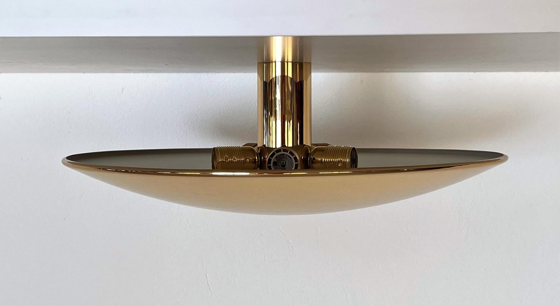Poli Florian Schulz SELA Large Flush Mount Light en laiton poli, 1970
