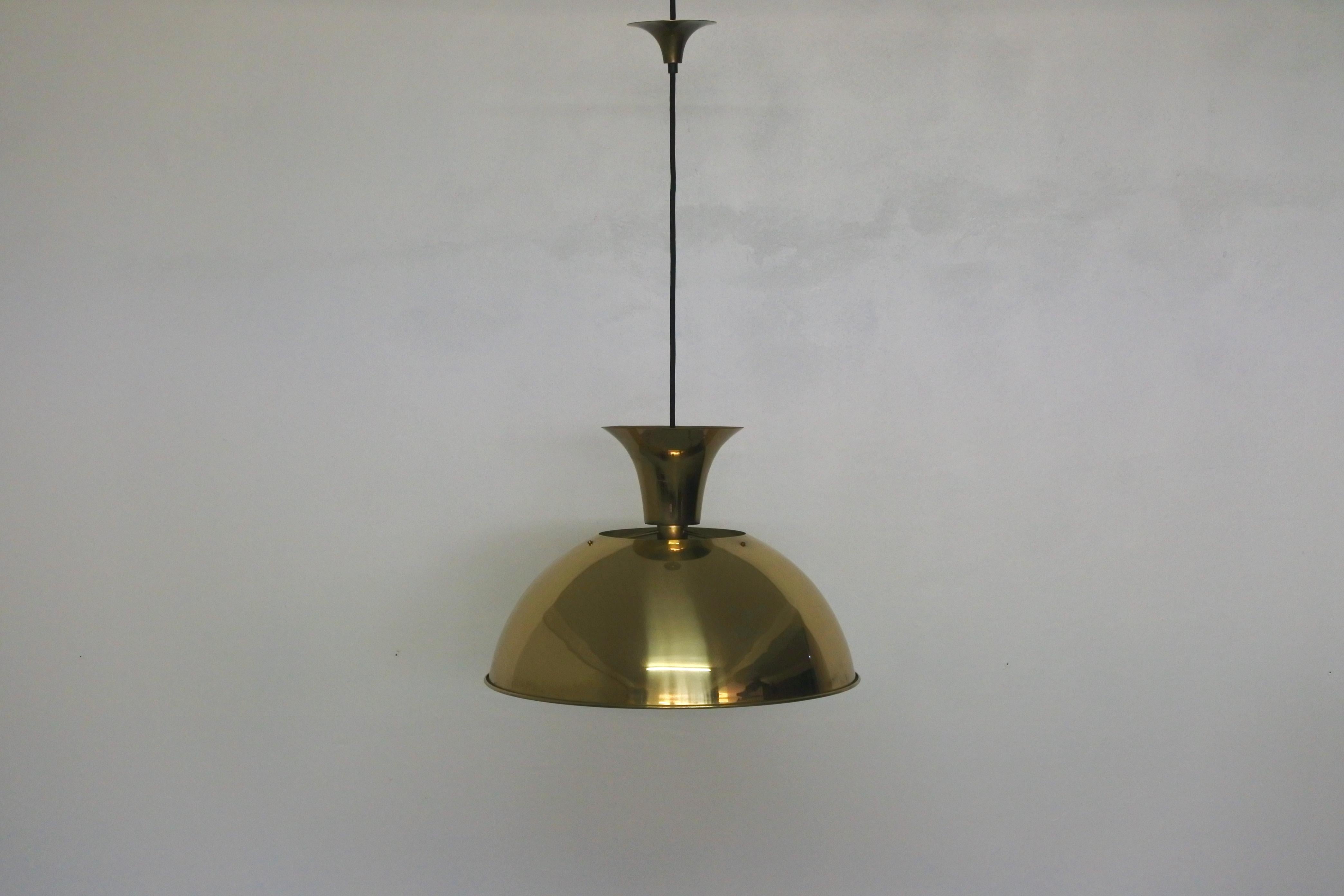 Florian Schulz Solid Brass Pendant Lamp or Chandelier, Model P65, Germany, 1976 4