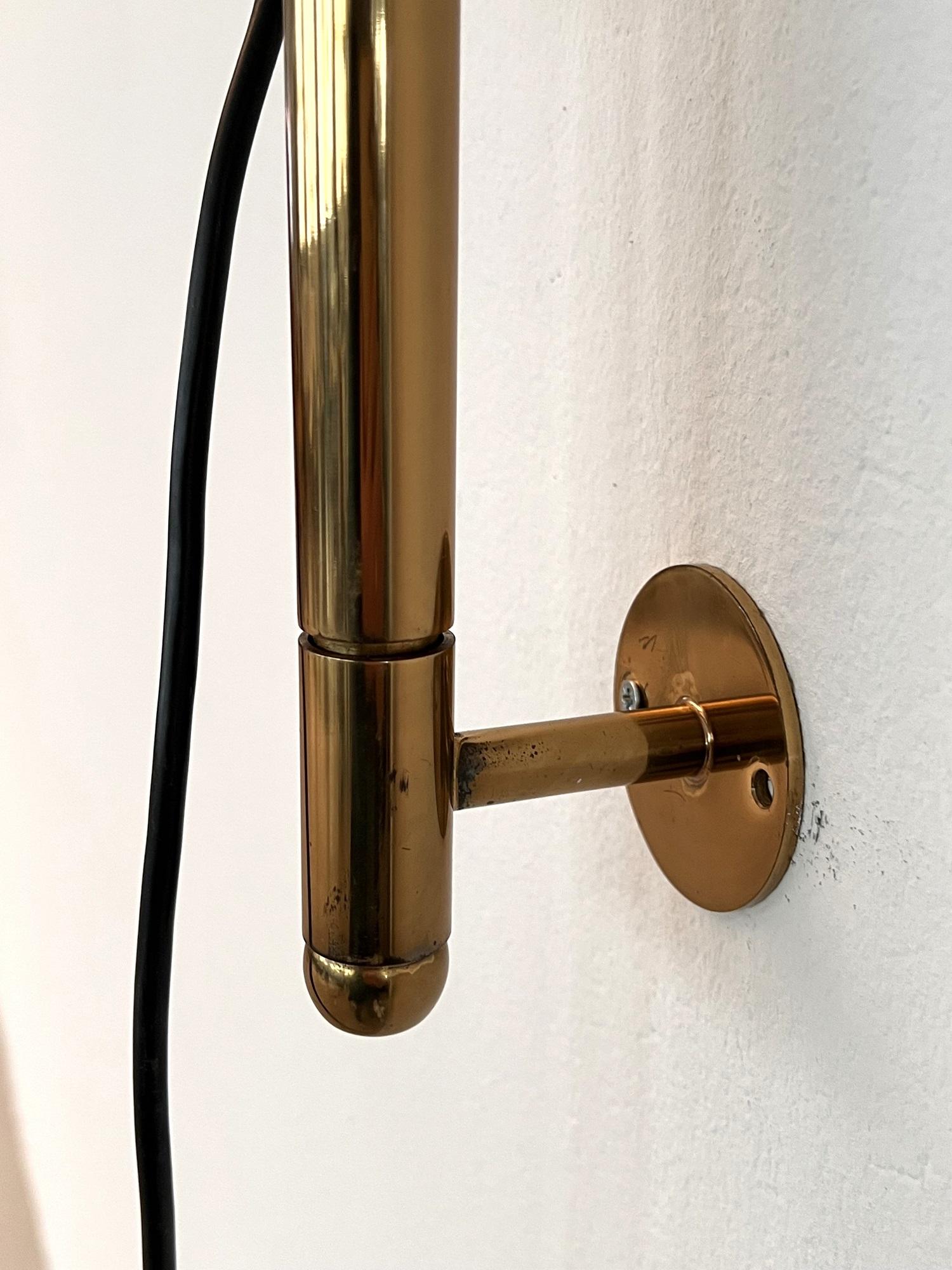 Late 20th Century Florian Schulz Vintage Adjustable XXL Wall Mounted Arc Lamp BOCA in Brass, 1970s
