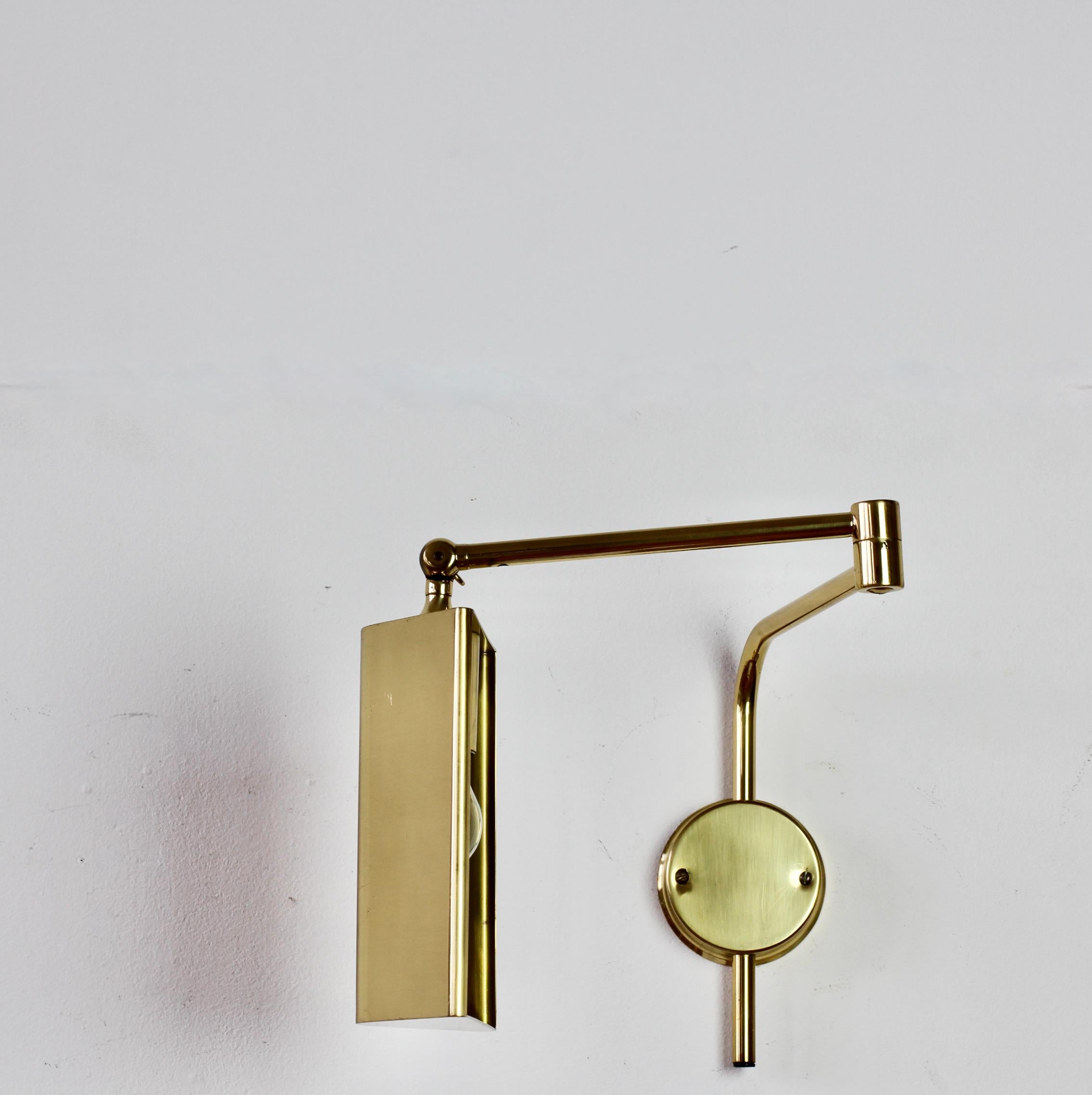 Florian Schulz Vintage Modernist Brass 1970s Adjustable Reading Wall Lamp Light In Good Condition For Sale In Landau an der Isar, Bayern