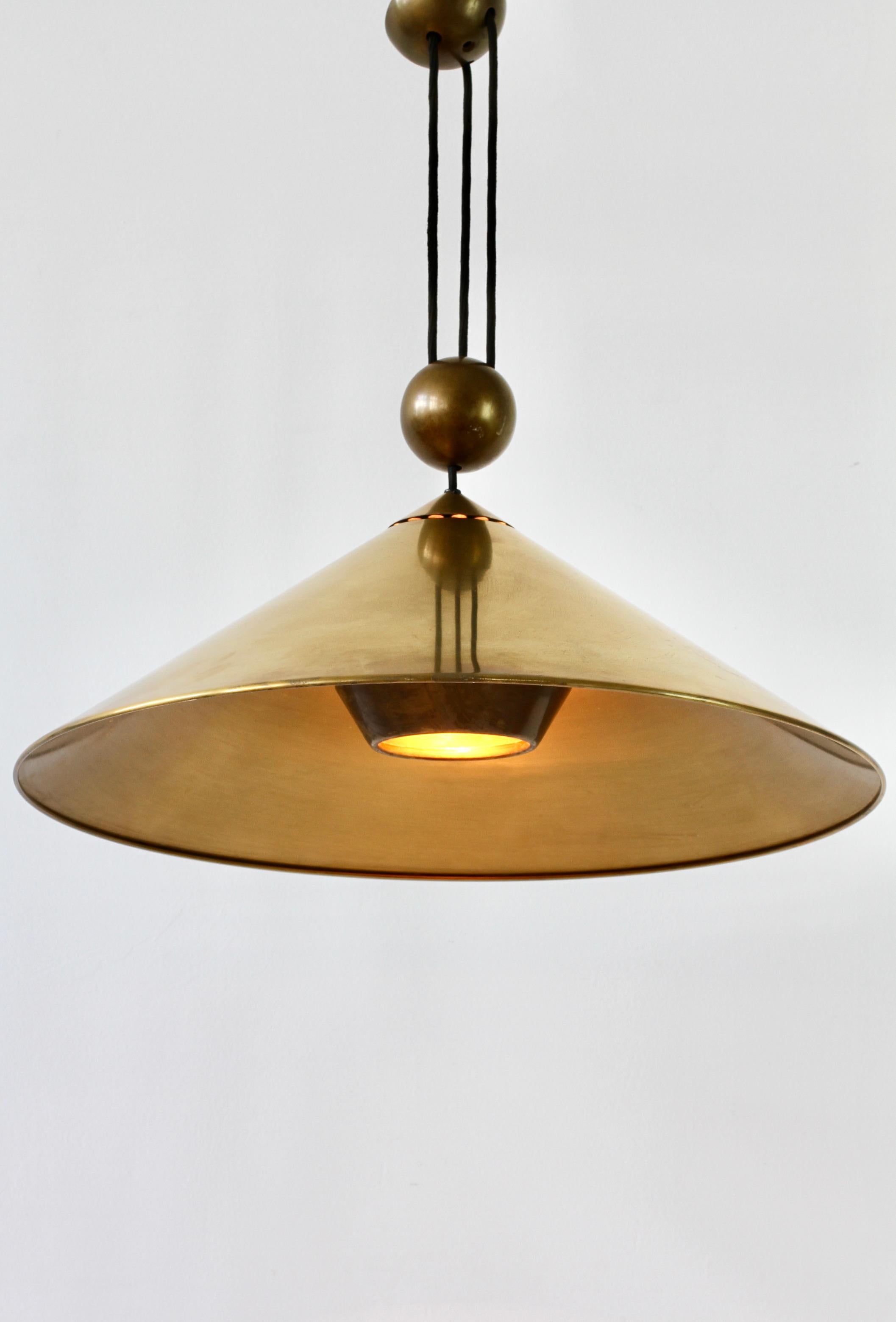 Florian Schulz, lampada a sospensione regolabile in ottone a contrappeso vintage e modernista in vendita 5