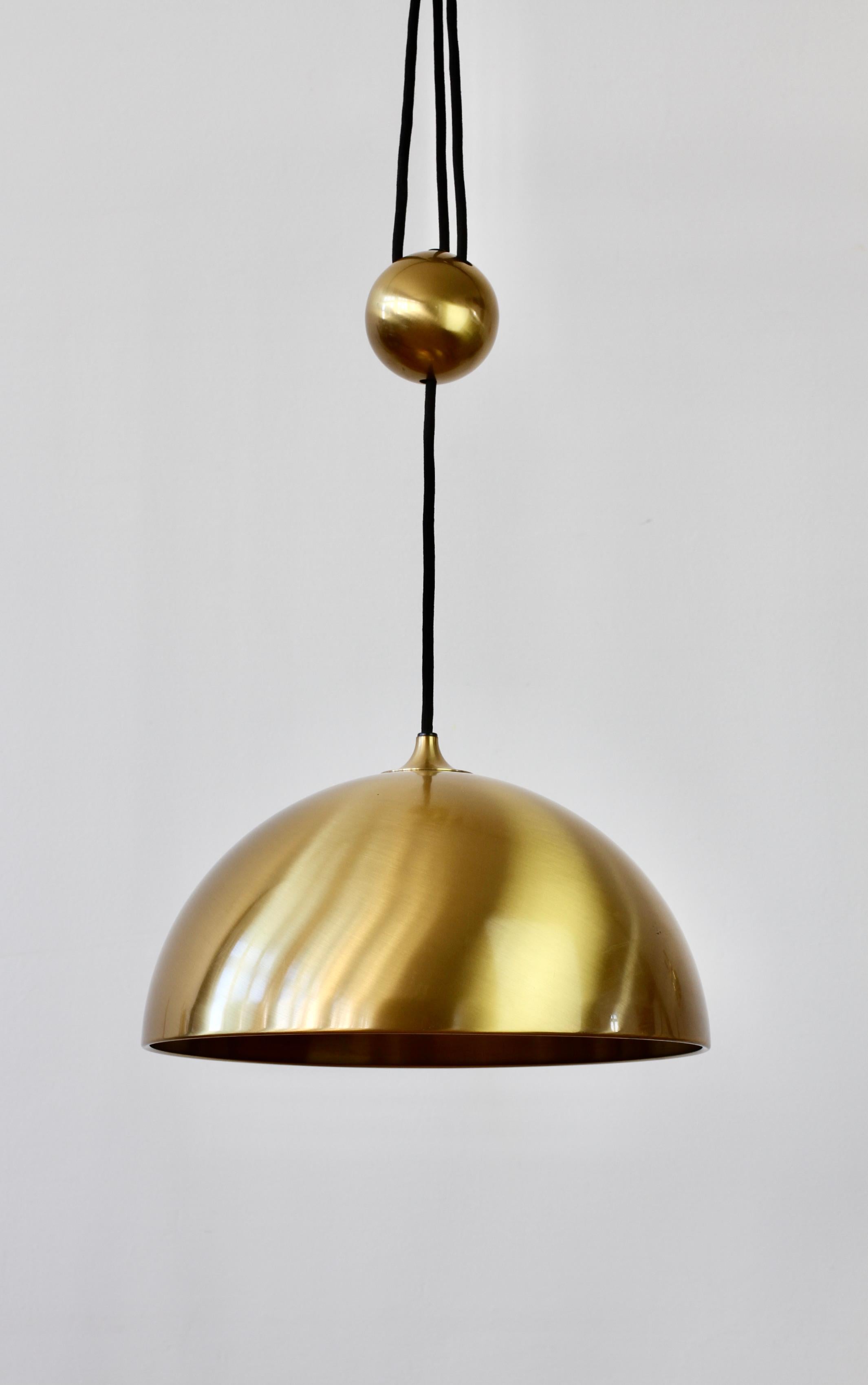 Mid-Century Modern Florian Schulz Vintage Modernist Brass Counterbalanced Adjustable Pendant Light For Sale