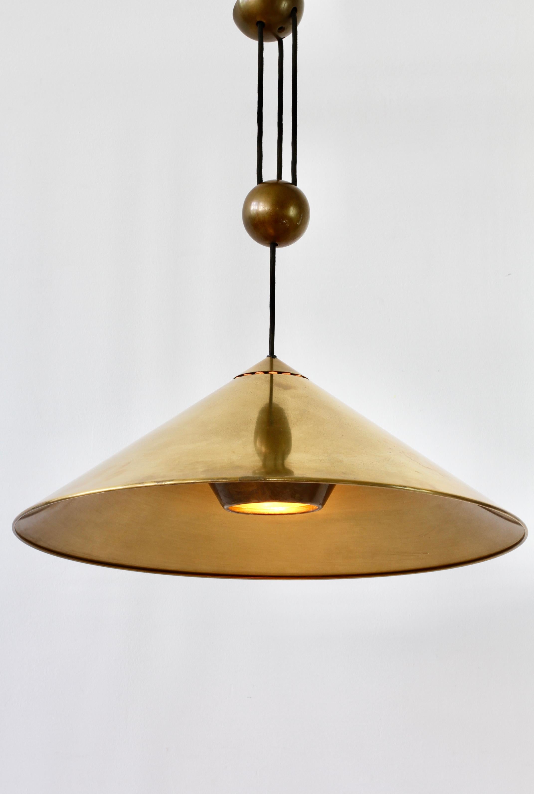 Tedesco Florian Schulz, lampada a sospensione regolabile in ottone a contrappeso vintage e modernista in vendita