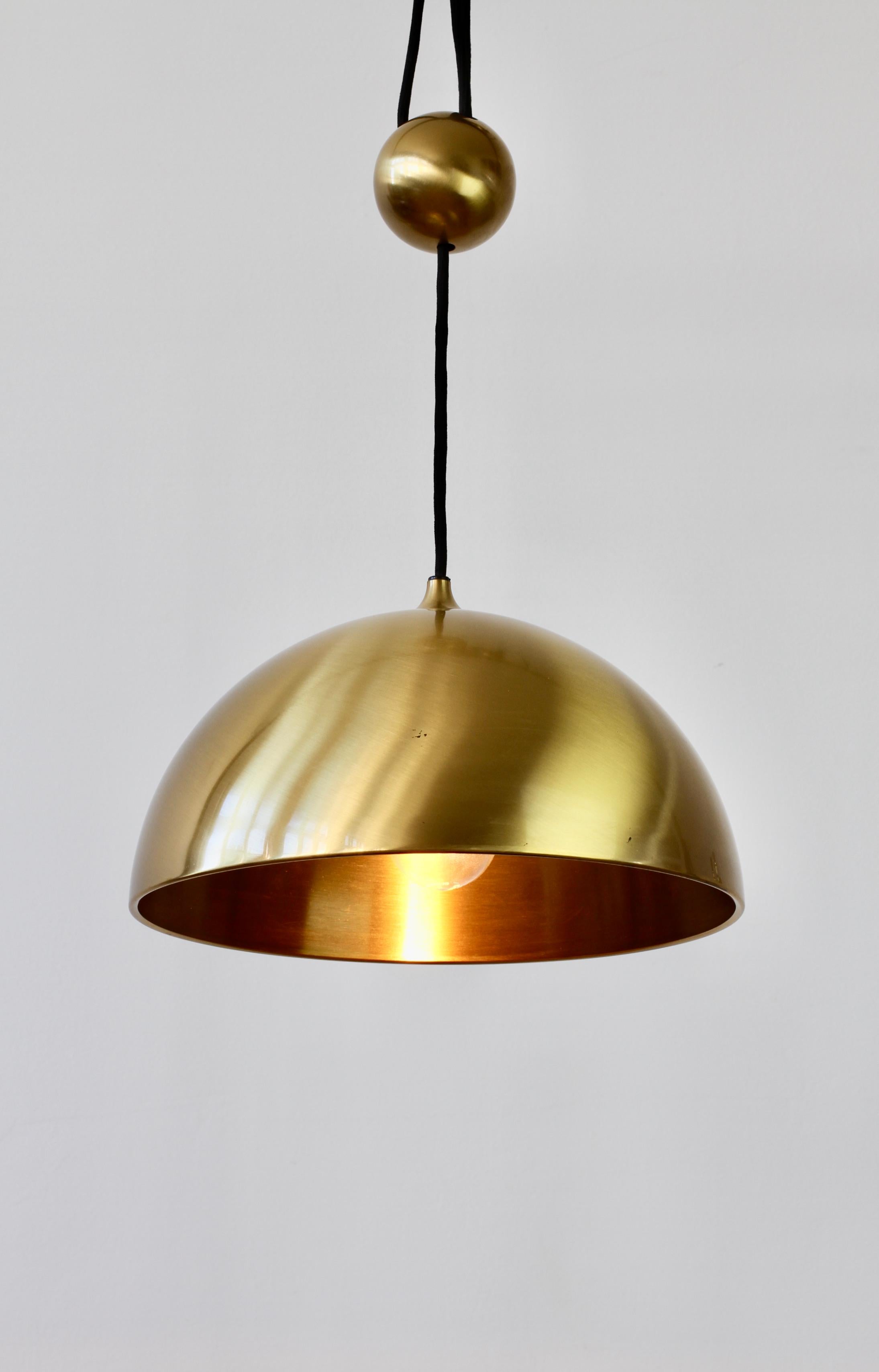 Brushed Florian Schulz Vintage Modernist Brass Counterbalanced Adjustable Pendant Light For Sale