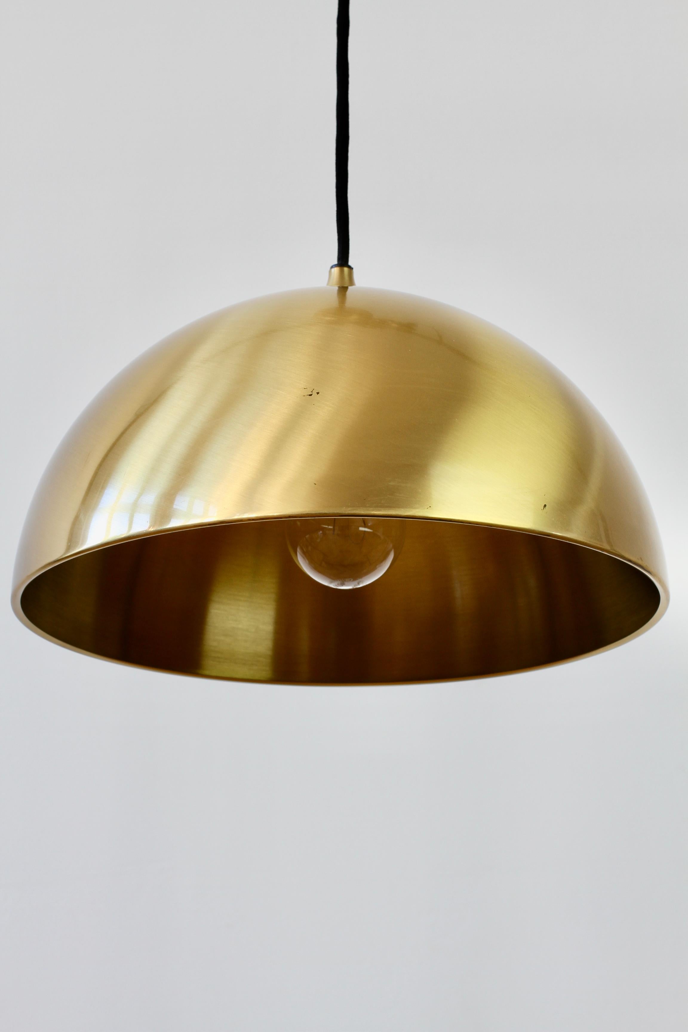 Florian Schulz Vintage Modernist Brass Counterbalanced Adjustable Pendant Light In Good Condition For Sale In Landau an der Isar, Bayern