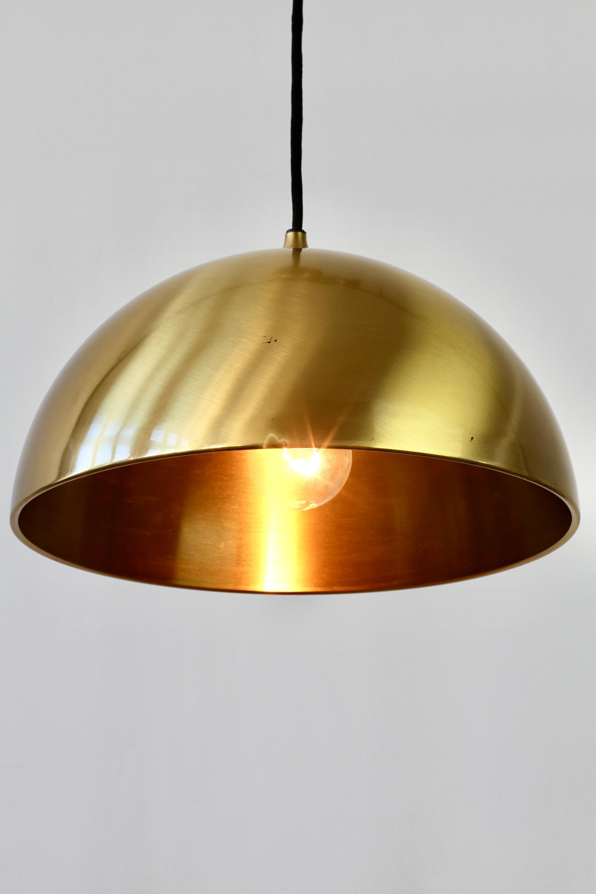 Late 20th Century Florian Schulz Vintage Modernist Brass Counterbalanced Adjustable Pendant Light For Sale