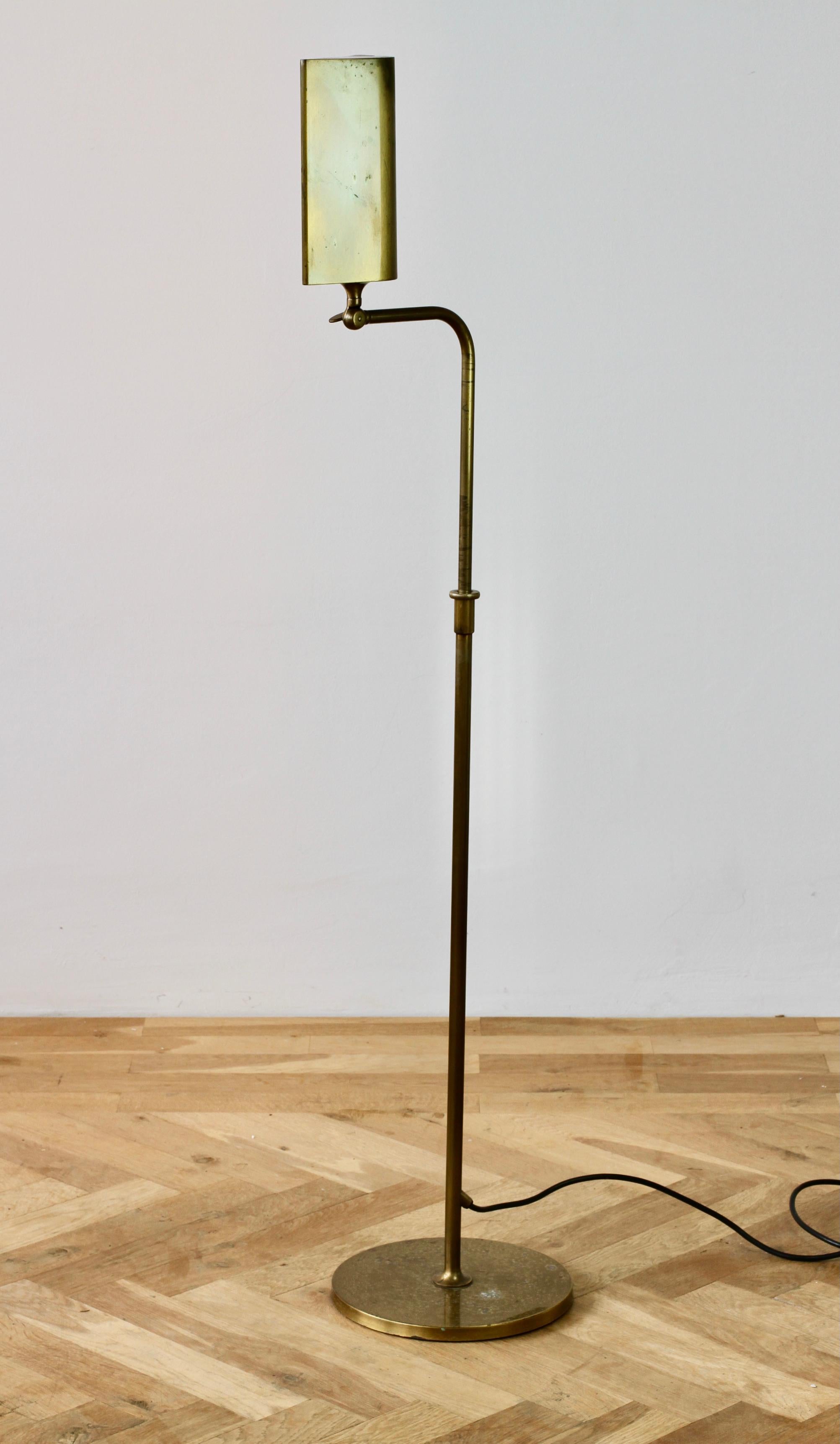 Mid-Century Modern Florian Schulz Lampadaire ajustable moderniste vintage en laiton brossé, circa 1985 en vente