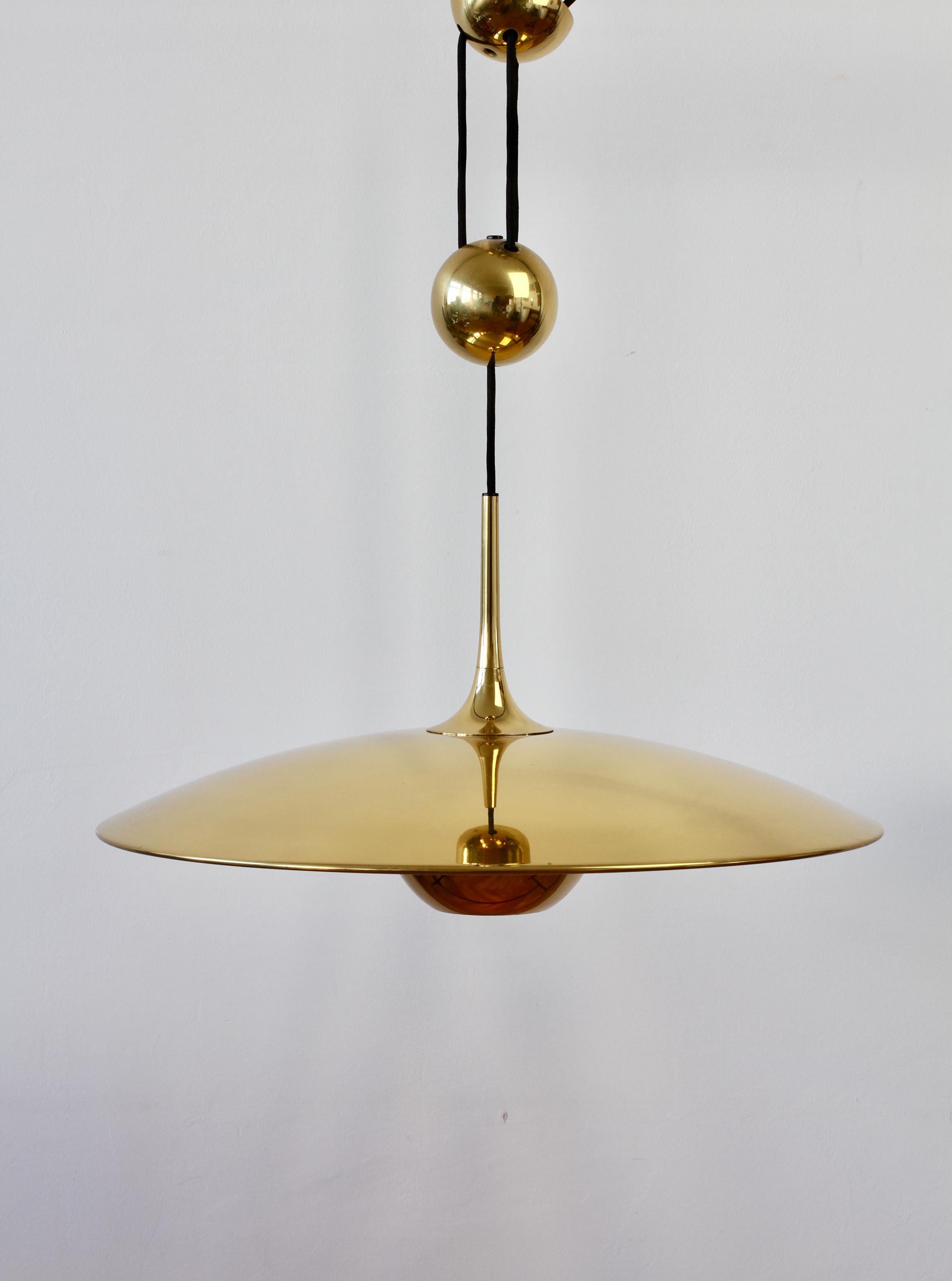 Late 20th Century Florian Schulz Vintage 'Onos 55' Brass Counterbalanced Adjustable Pendant Light