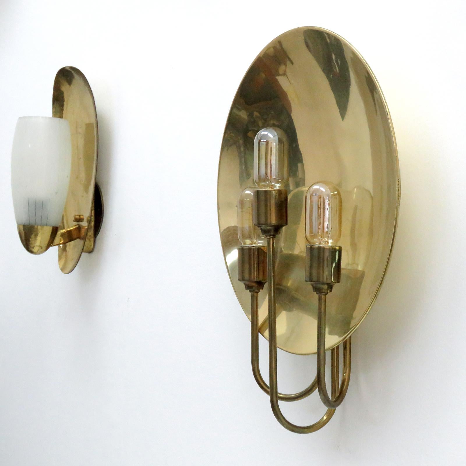 Tedesco Florian Schulz 'W185', lampada da parete in ottone, 1960 in vendita